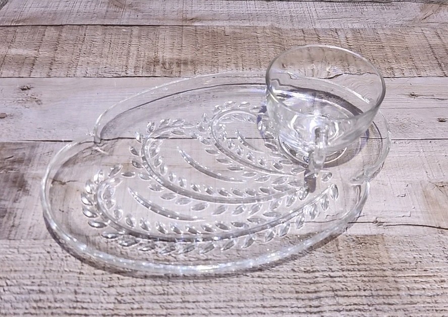 Set Of 4 Vintage Homestead Snack Plates & Cups Federal Glass In Original Box