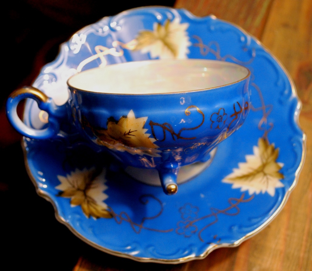Vintage COBALT BLUE W Grapevines LUSTERWARE CHINA Footed Teacup & Saucer JAPAN