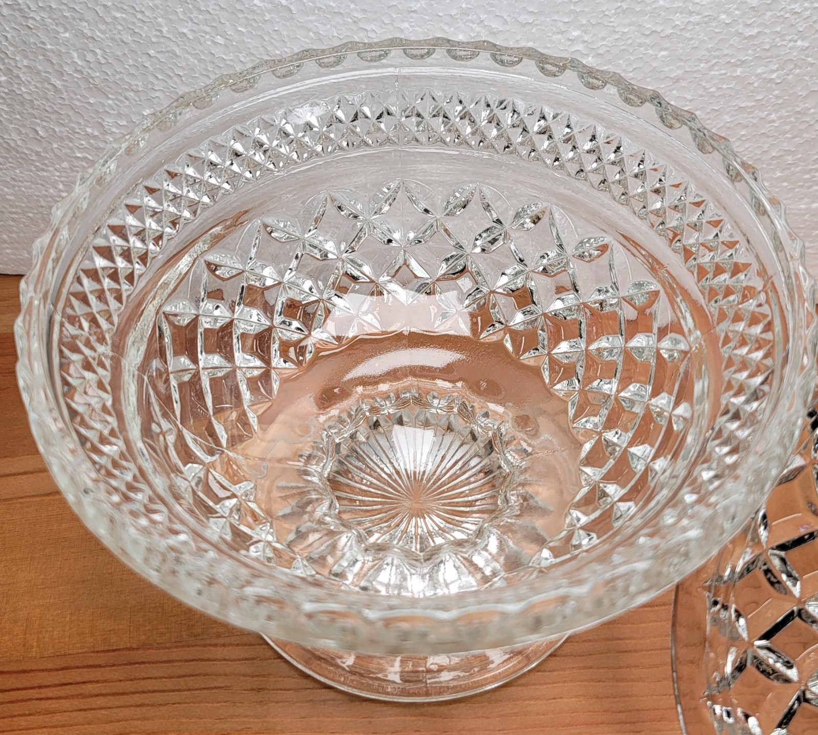 Anchor Hocking Wexford Covered Candy Dish Pedestal Crystal Glass w Lid 7.5 In