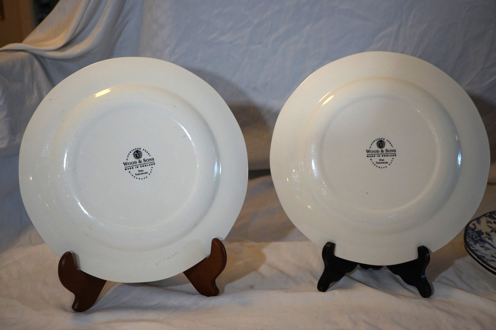 WOOD AND SONS CHINA COLONIAL ROSE BLUE 4 DINNER 11″ & 4 SALAD PLATES 8″ ENGLAND