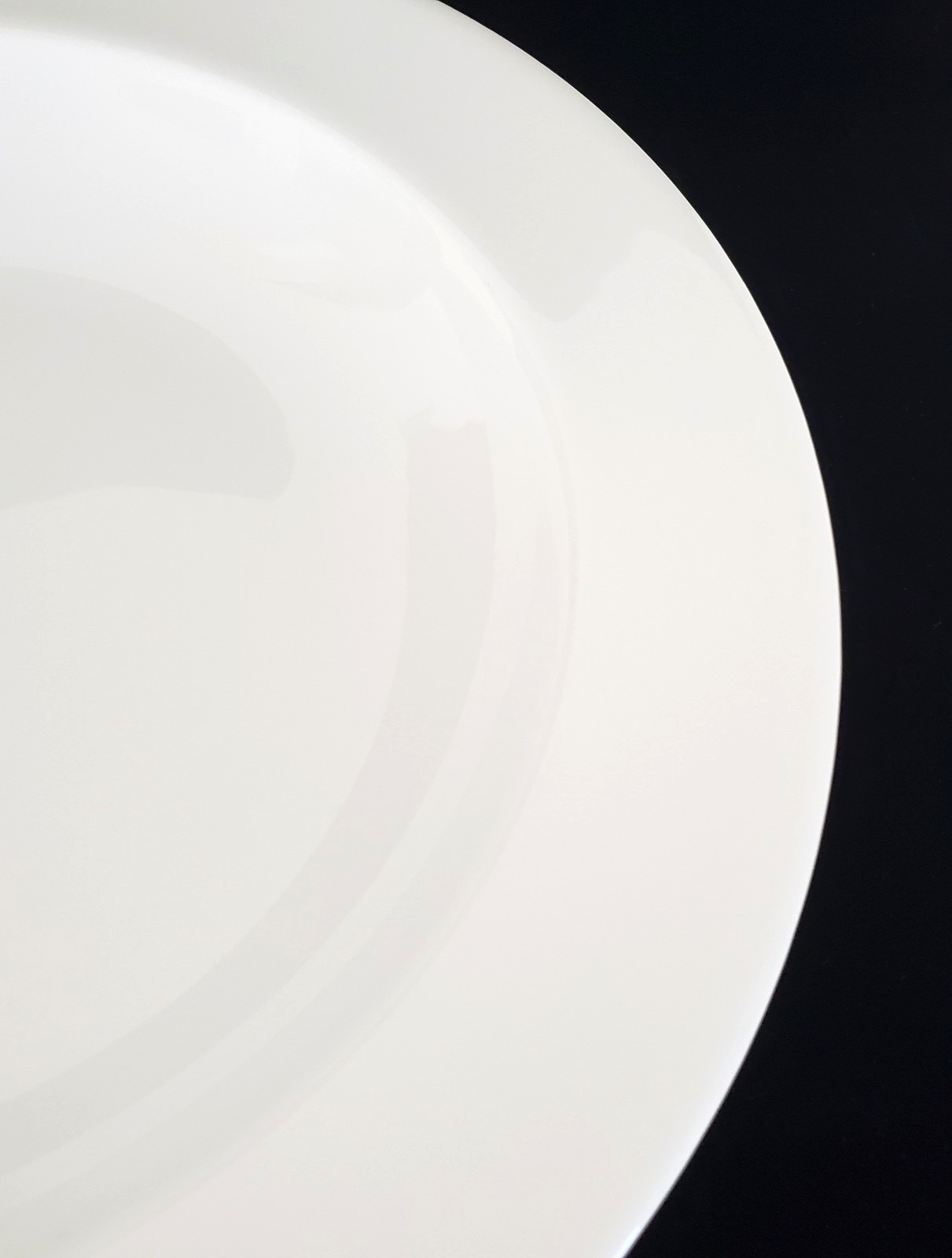 (2) WEDGWOOD BONE CHINA GRAND GOURMET WHITE 11 1/8″ INDIVIDUAL PASTA BOWLS