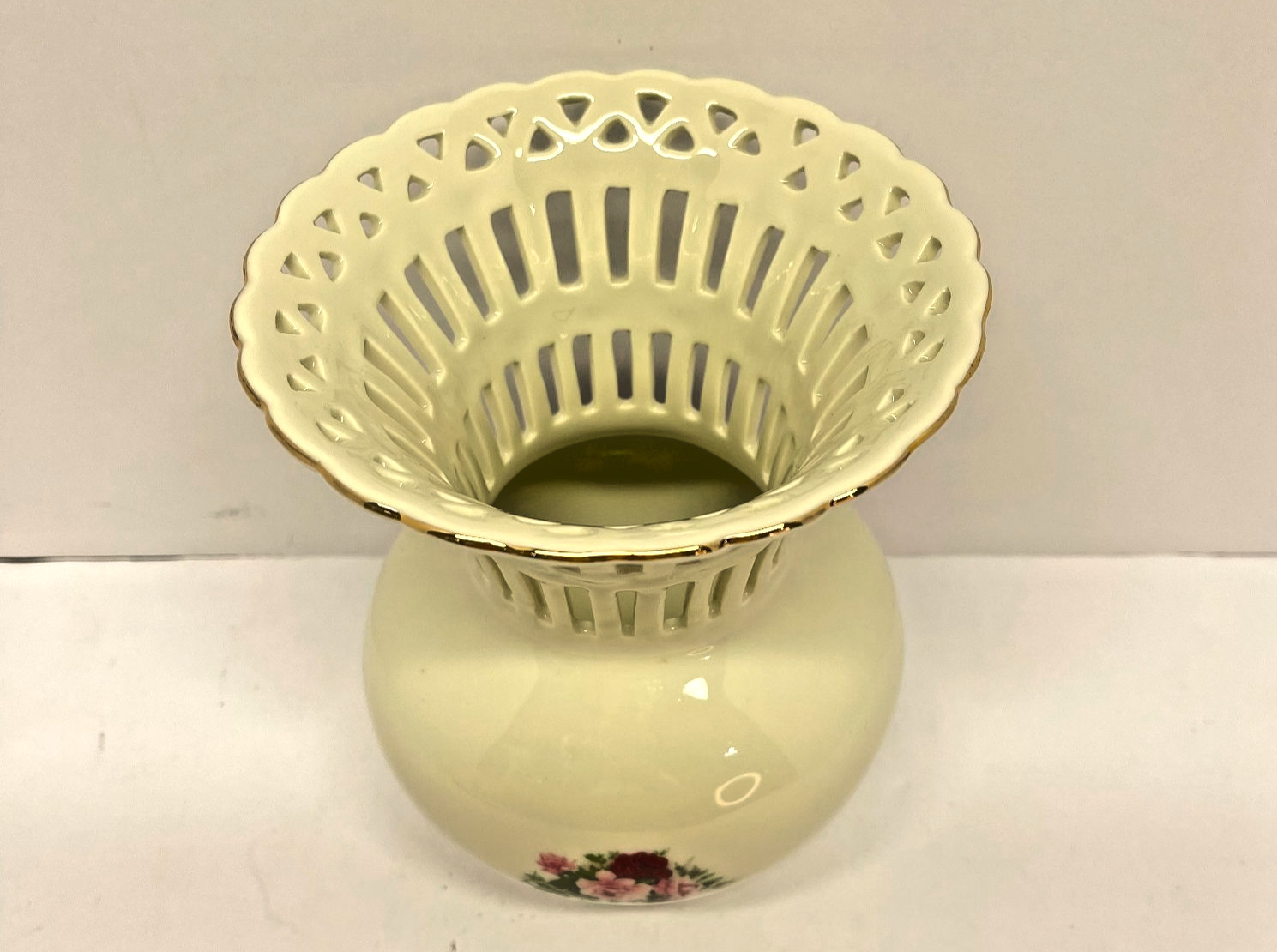 Formalities Baum Bros Victorian Rose Pierced Lattice Rim 5.5″ Vase-Vintage