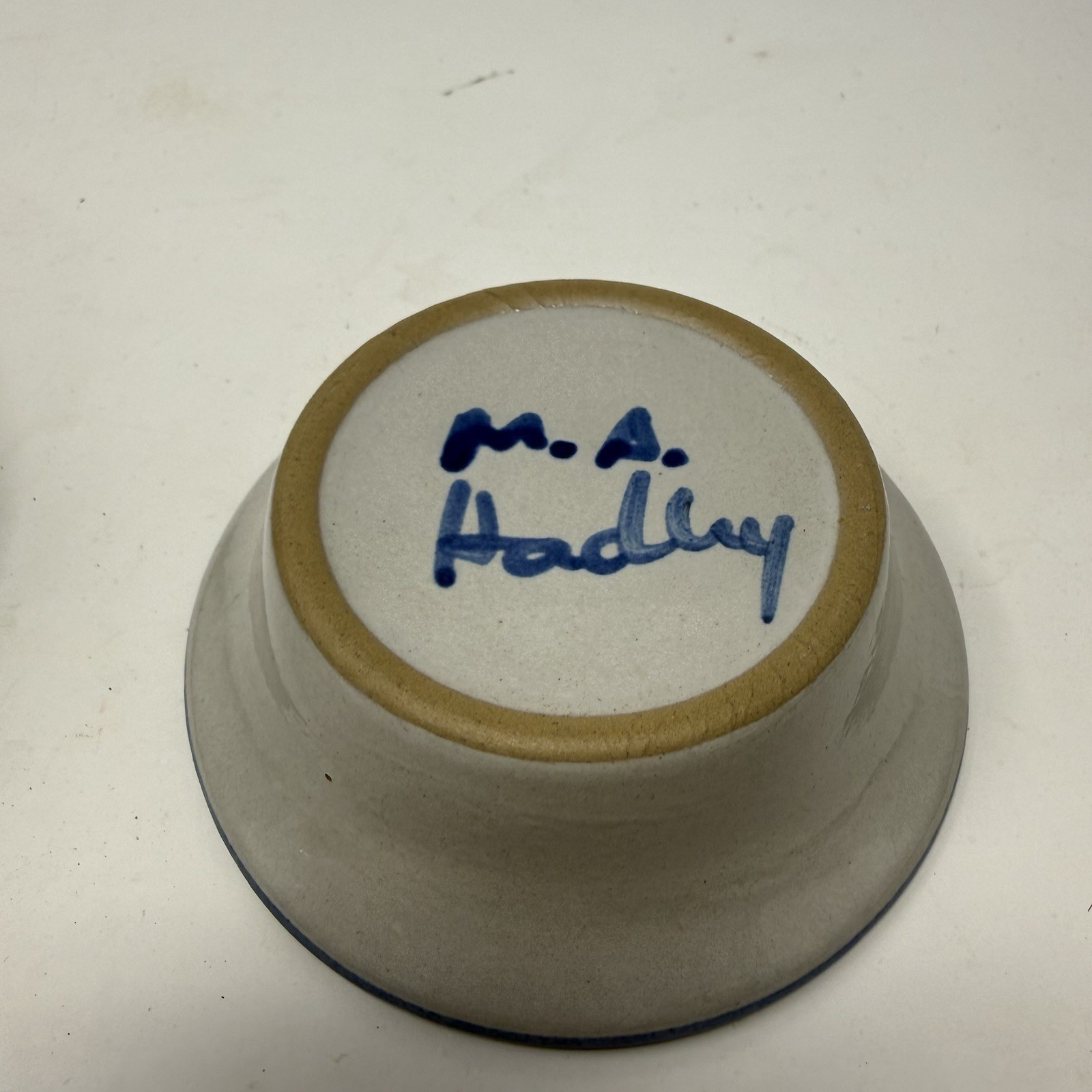 M.A. Hadley Hand-Painted Farm Pig Stoneware Bowl – 4.25″ – Collectible, Signed