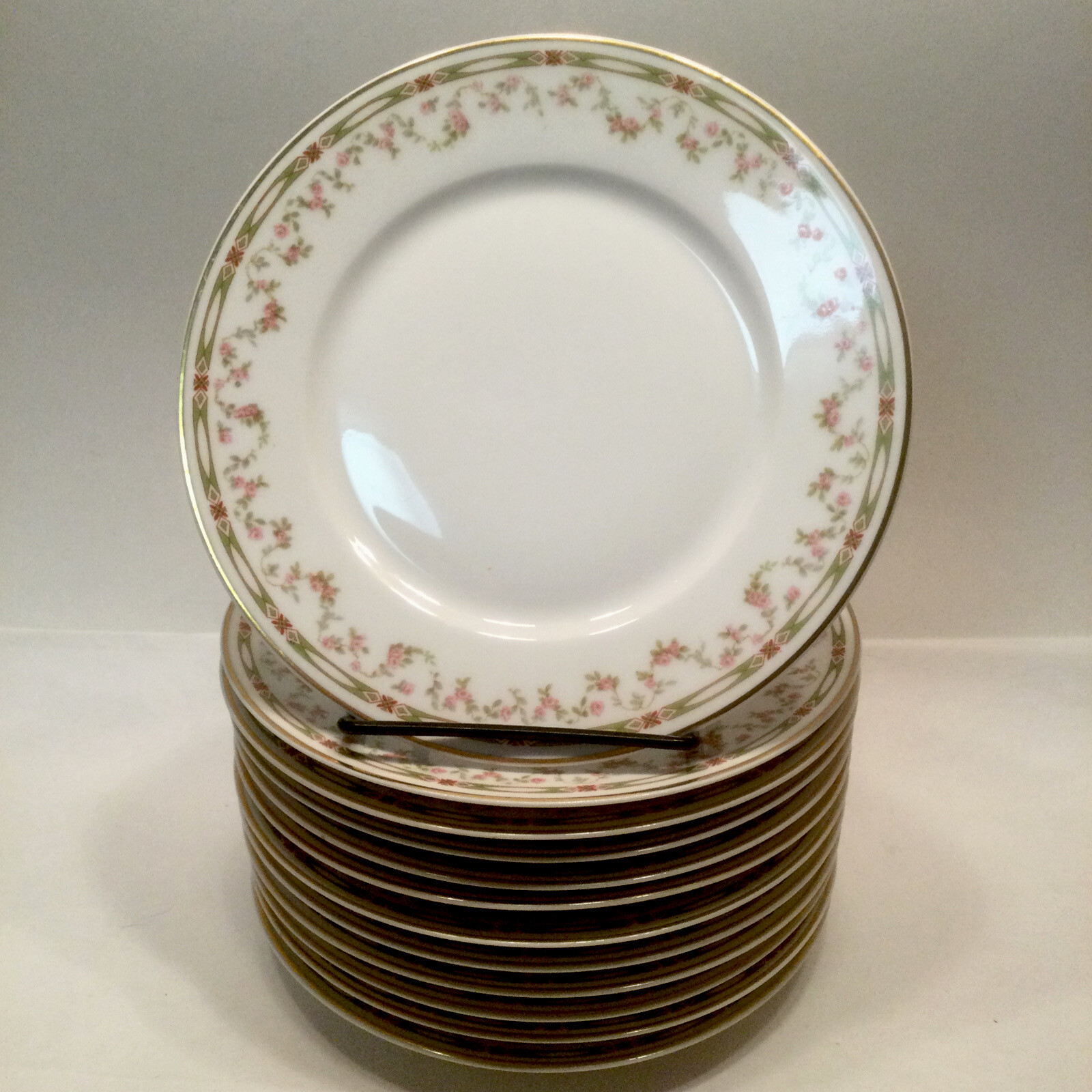 Theodore Haviland Dessert Plate Schleiger 346 Limoges Geometric & Roses Border
