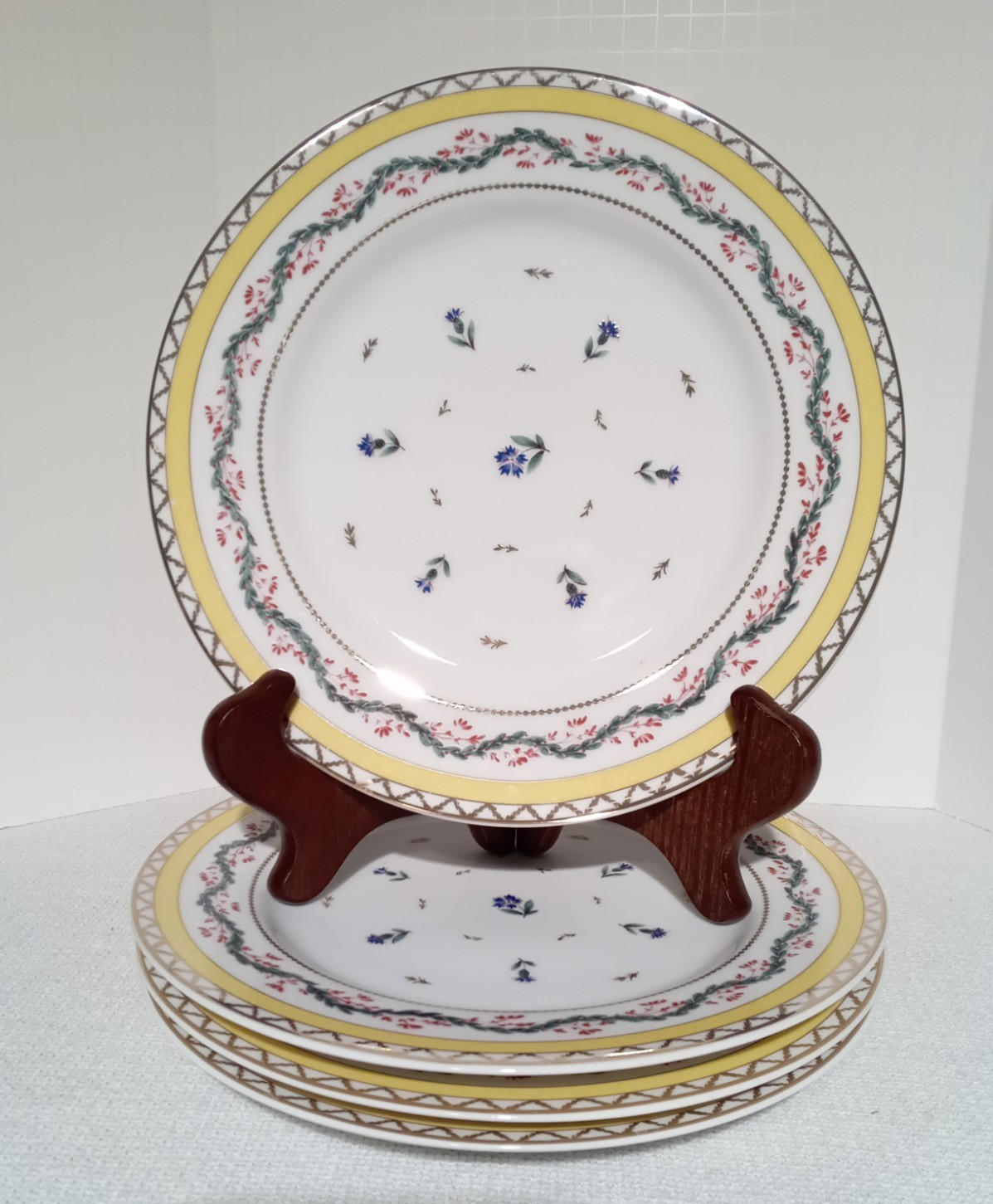 Mount Vernon Ribbons and Cornflowers Andrea by Sadek 8 1/8 in Luncheon Plates