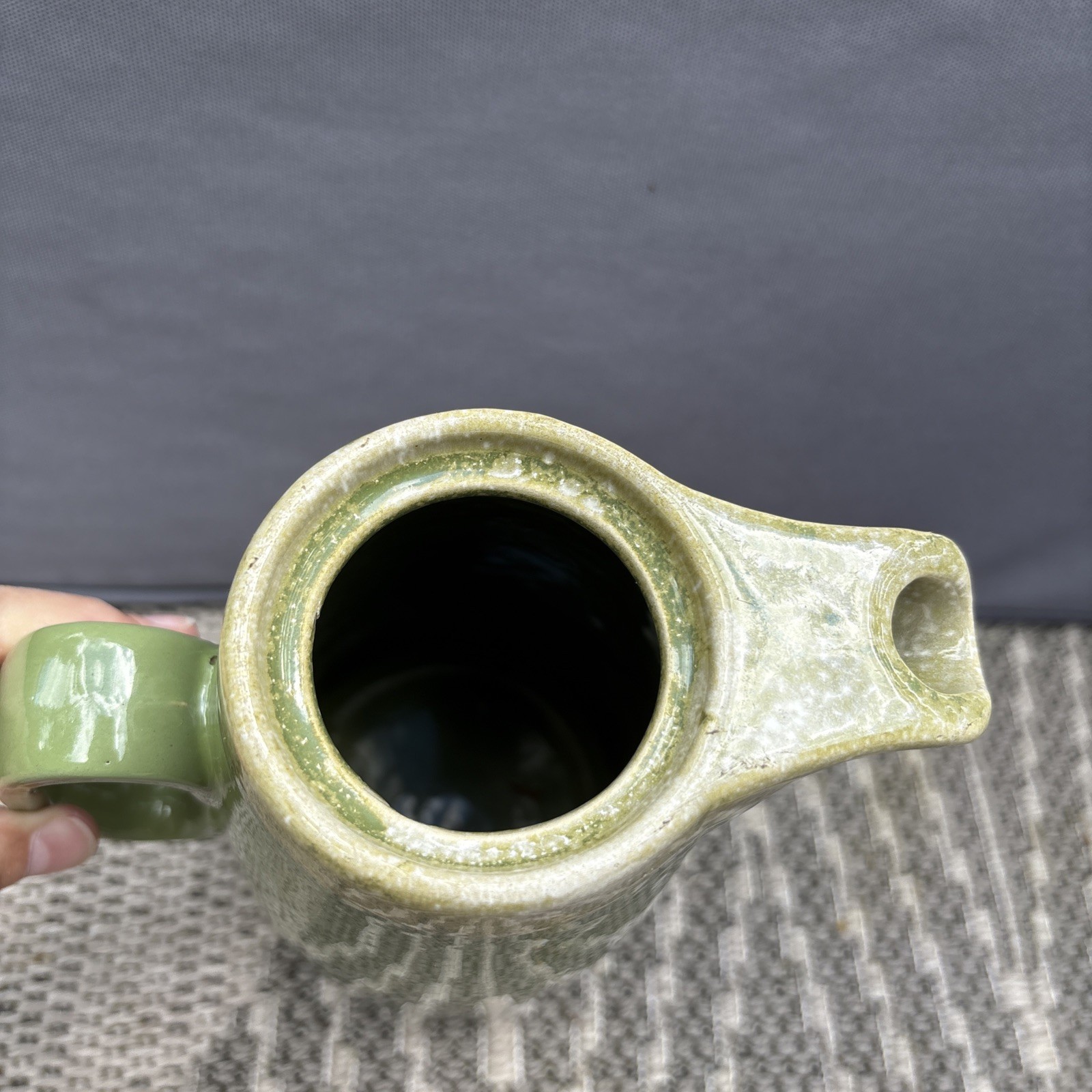 Mid 20th Century MCM Hull Usa Pottery Green Drip Glaze Pitcher/Carafe W/ Lid 11″