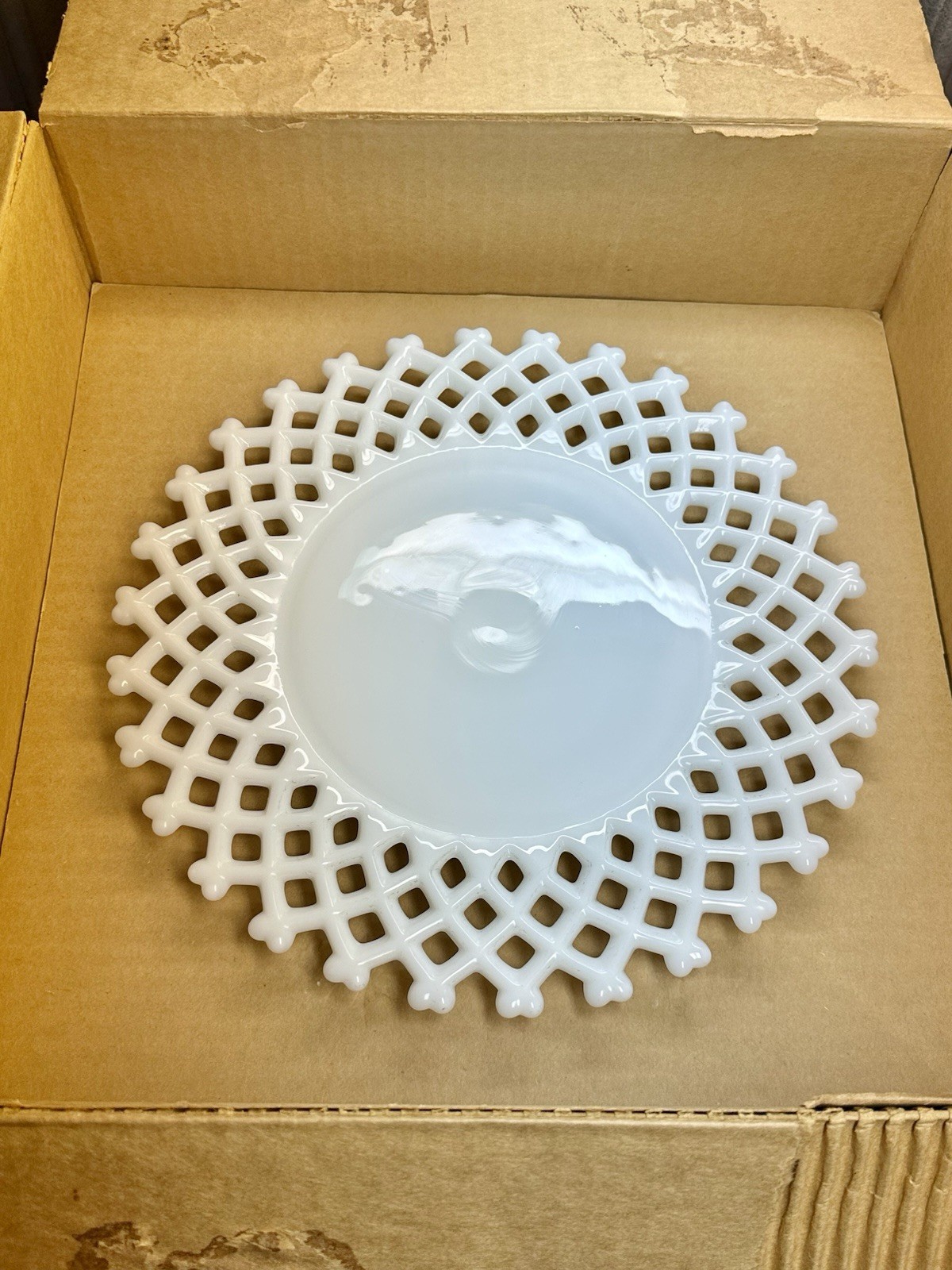 Westmoreland Milk Glass Round Lattice Cake Stand 1890 11 FTD Cake Salver NOS MIB