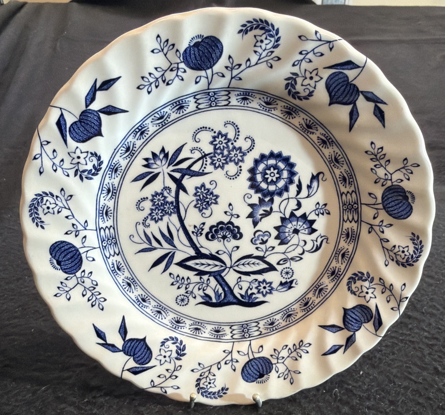 “Blue Nordic”Hand Engraved Johnson Bros. Ironstone England Plate 6.25 In EUC VTG