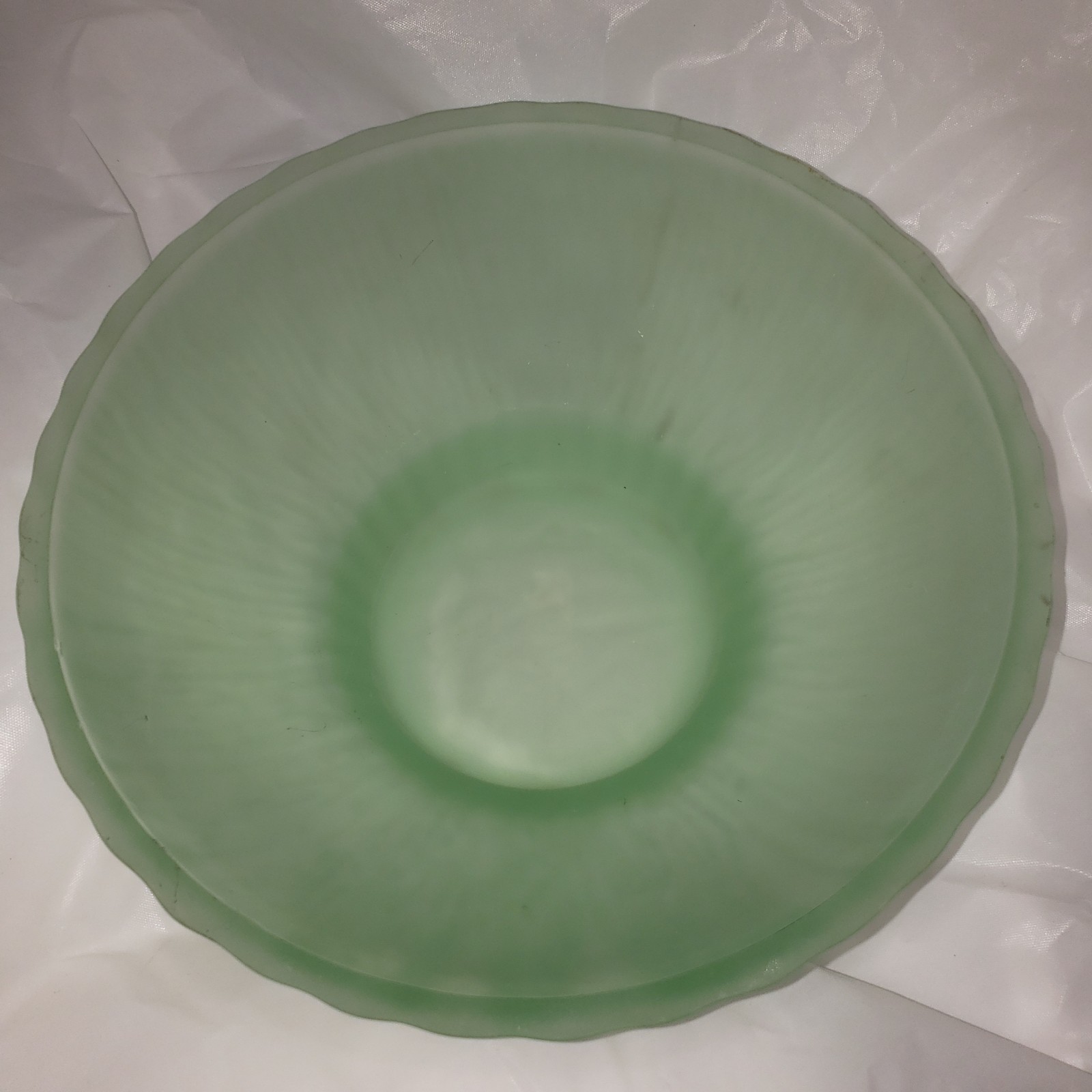 Vintage 1975 FTD Green Glass Footed Bowl Candy Dish 6 3/4”