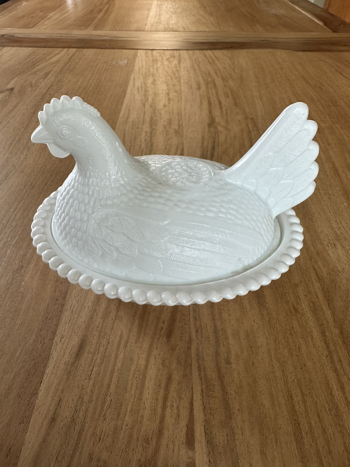 White Milk Glass Hen on Nest Covered Dish Beaded Edge Glossy Decorative