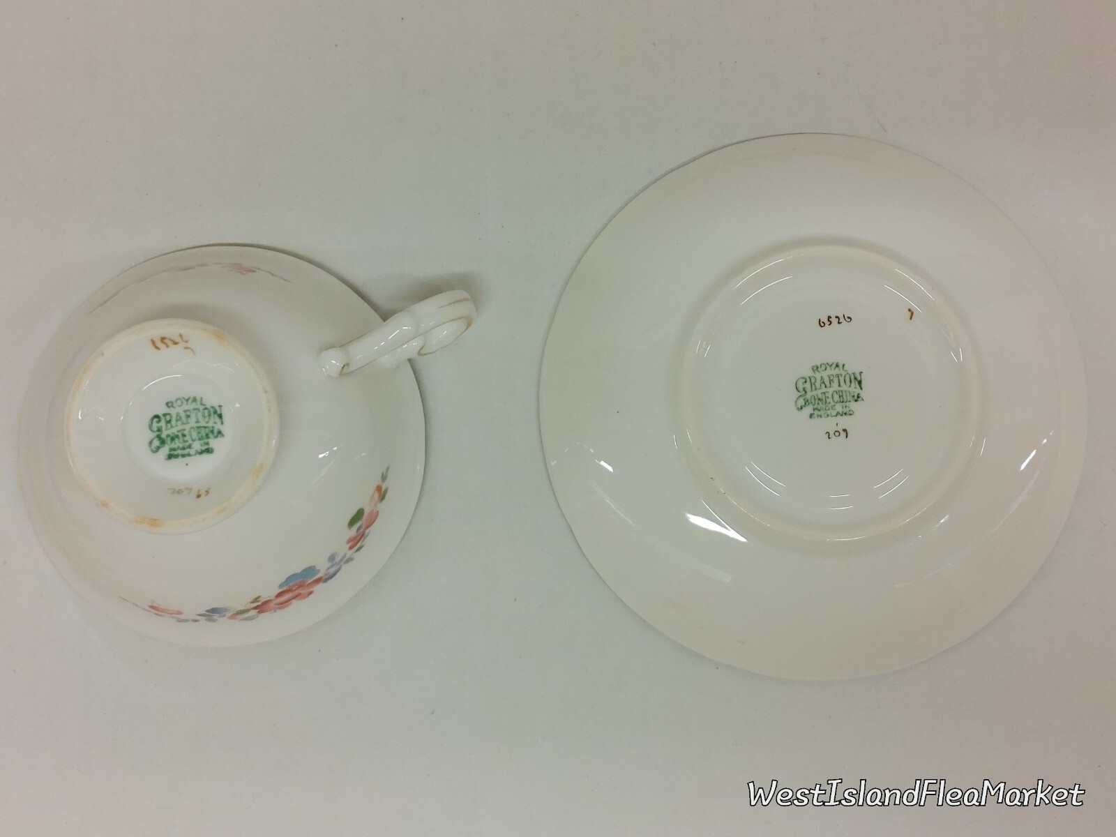 ROYAL GRAFTON Teacup & Saucer Set – Purple/White w/24K Gold Trims/Accents
