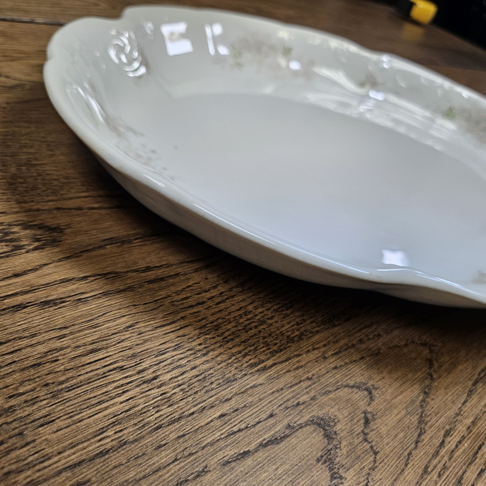 KT&K Semi-Vitreous Porcelain Glossy Floral Oval Platter White Pink Green 13″
