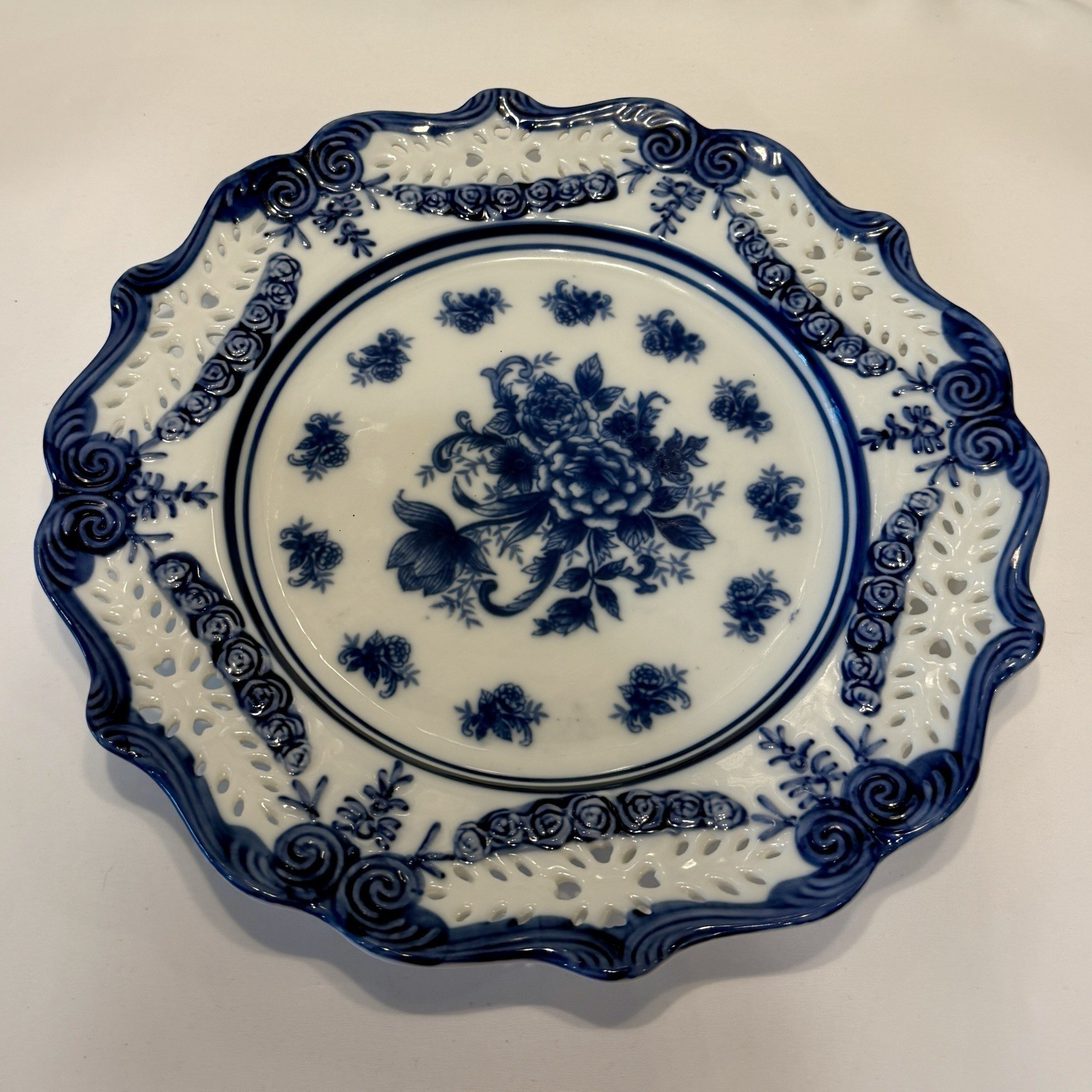 VINTAGE Cracker Barrel Blue & White Torte Plate PIERCED Border SCALLOPED Floral