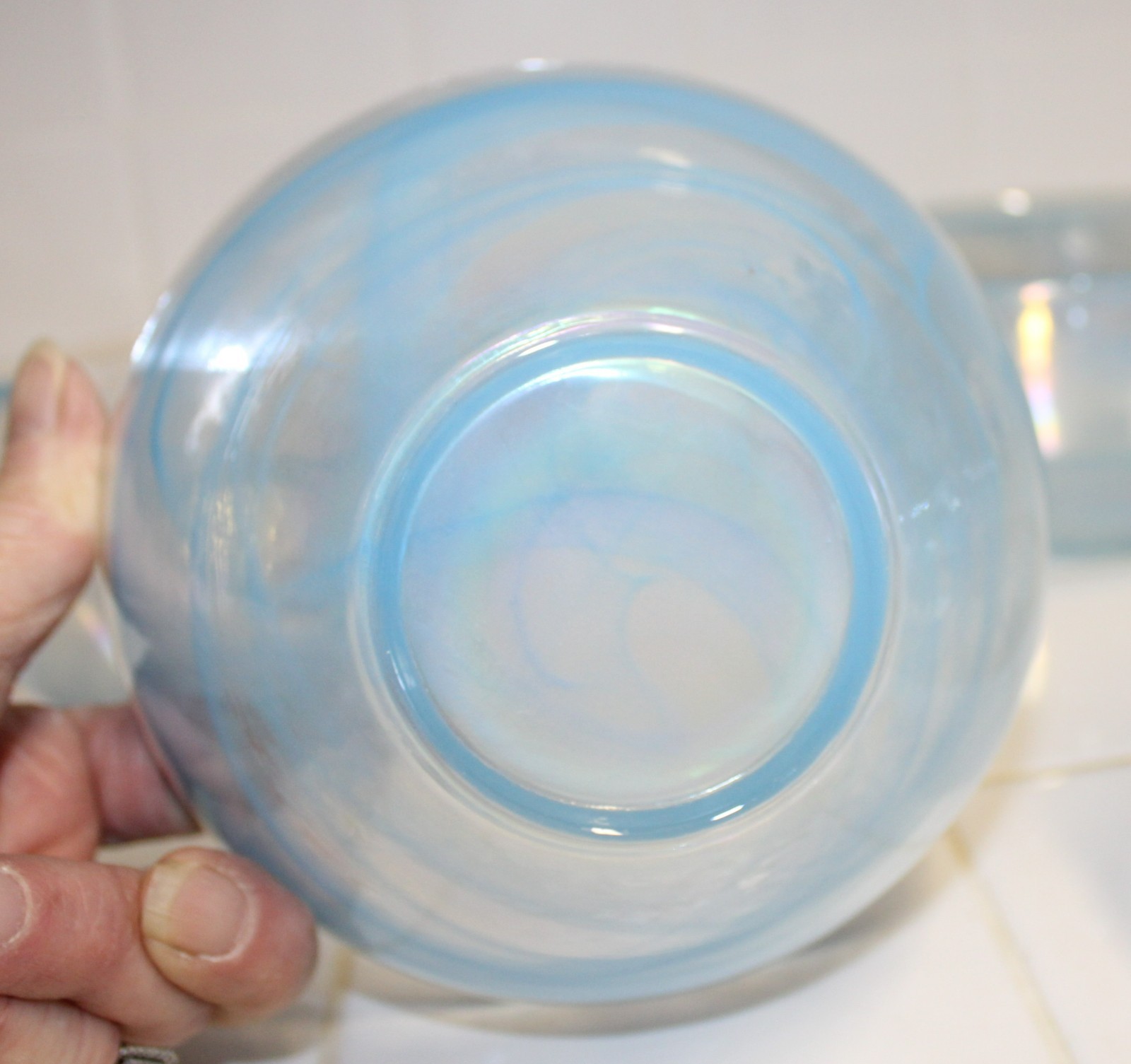 Set of 4 Iridescent Aqua Blue Swirl Art Glass Soup/Cereal/Salad/Dessert Bowls