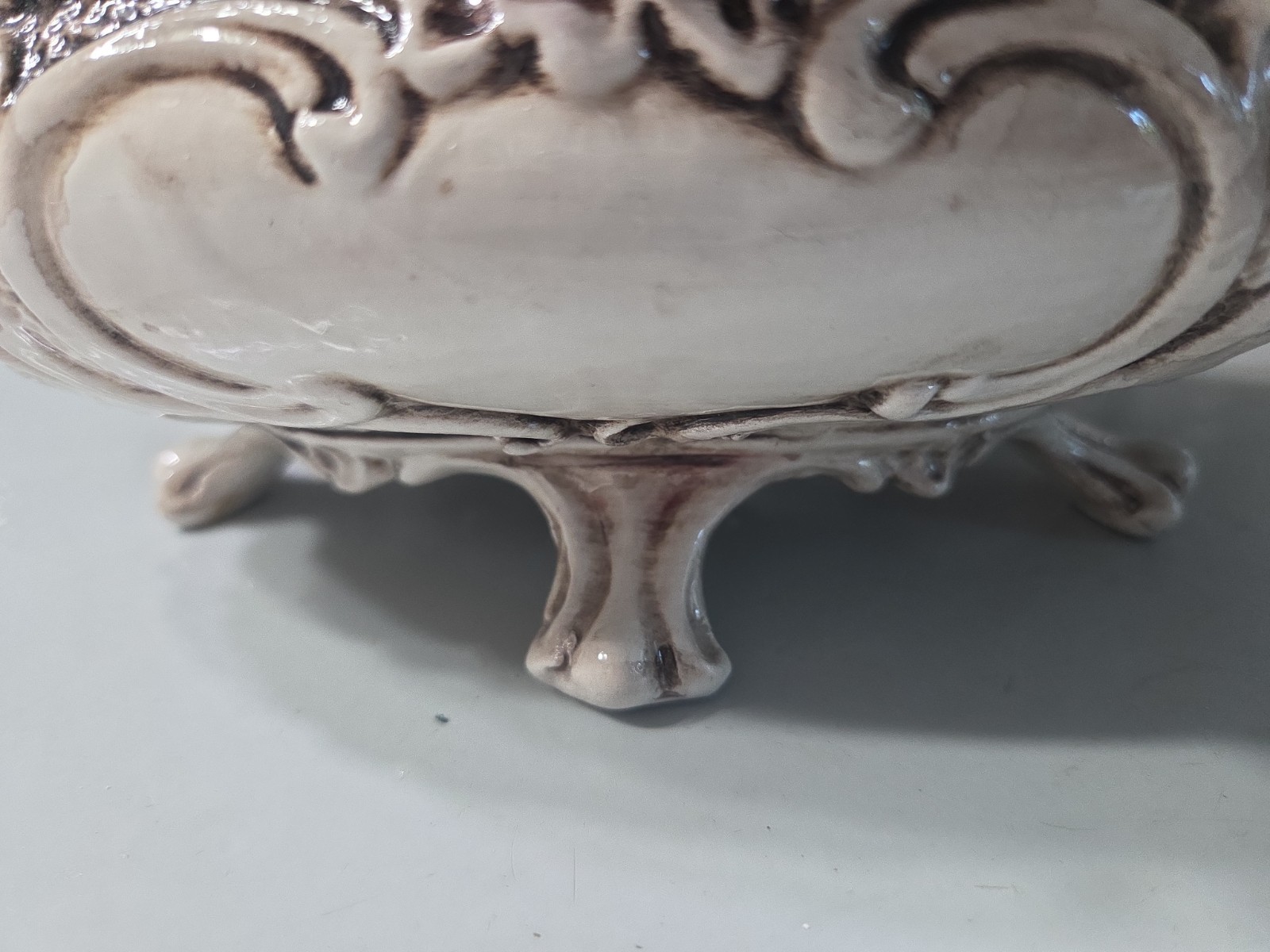Capodimonte Style Footed Center Bowl/Tureen – Check Pictures As Also Description