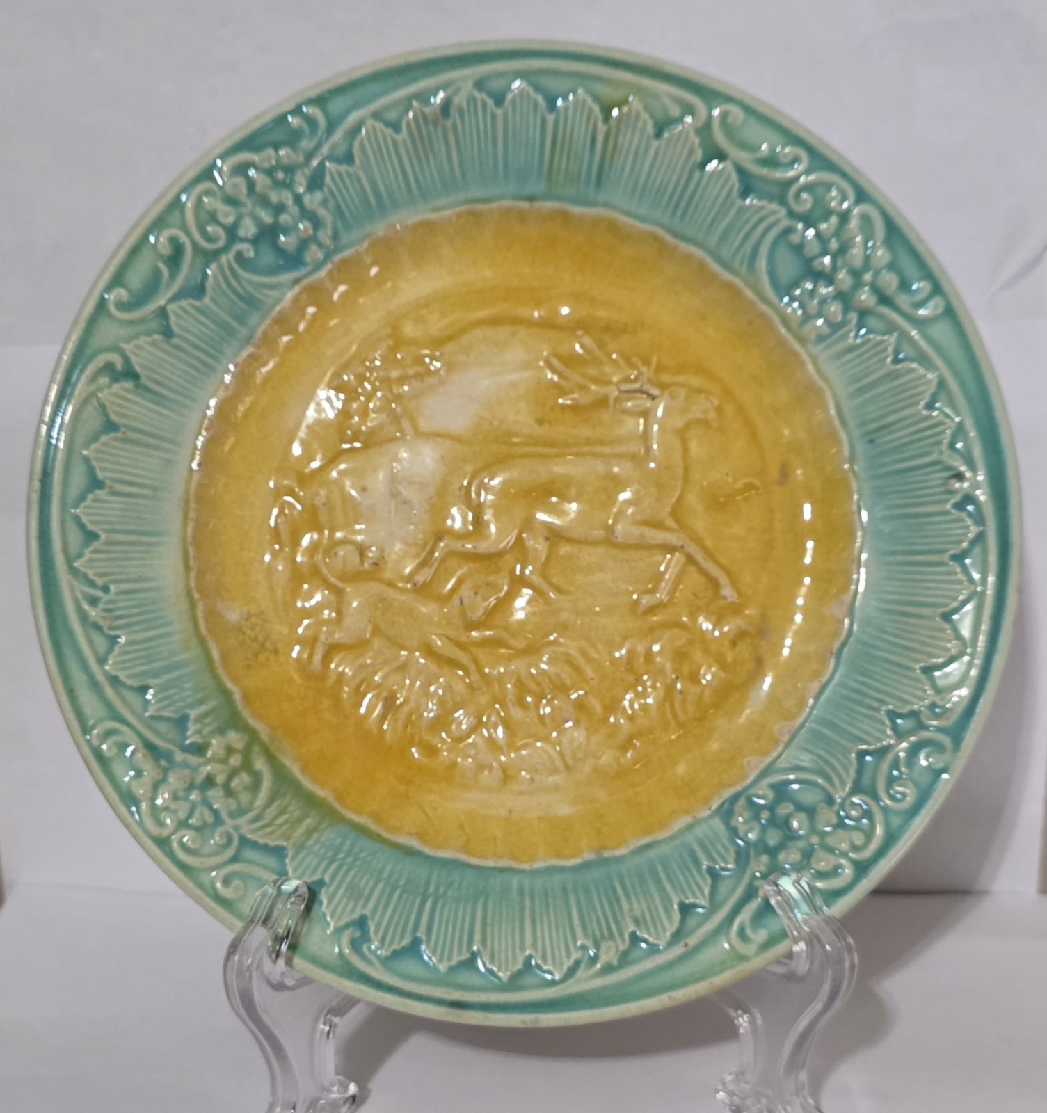 Antique Majolica Plate Stag & Hound Green Leaves & Grapes Border 8 & 1/8″ FLAWS