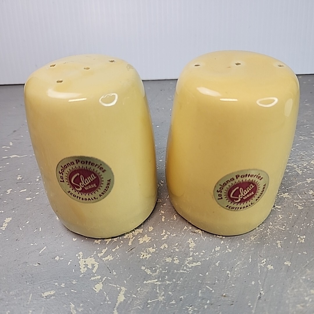 La Solana Yellow Salt & Pepper Shaker Set, 3 3/4″ New Stoppers Adobe “Catalina