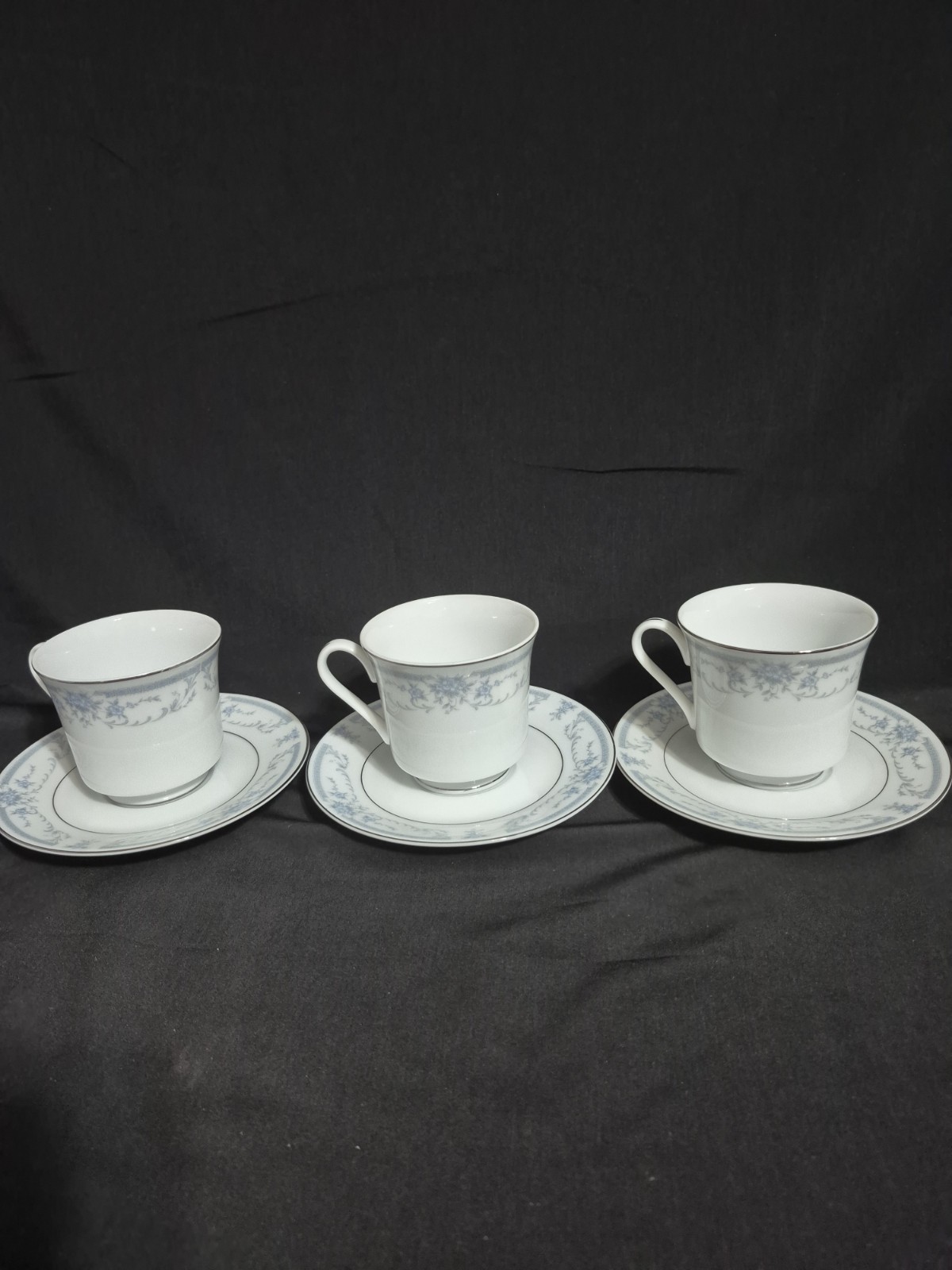 VINTAGE 1985 SHEFFIELD BLUE WHISPER CHINA TEACUP & SAUCER SET OF 3