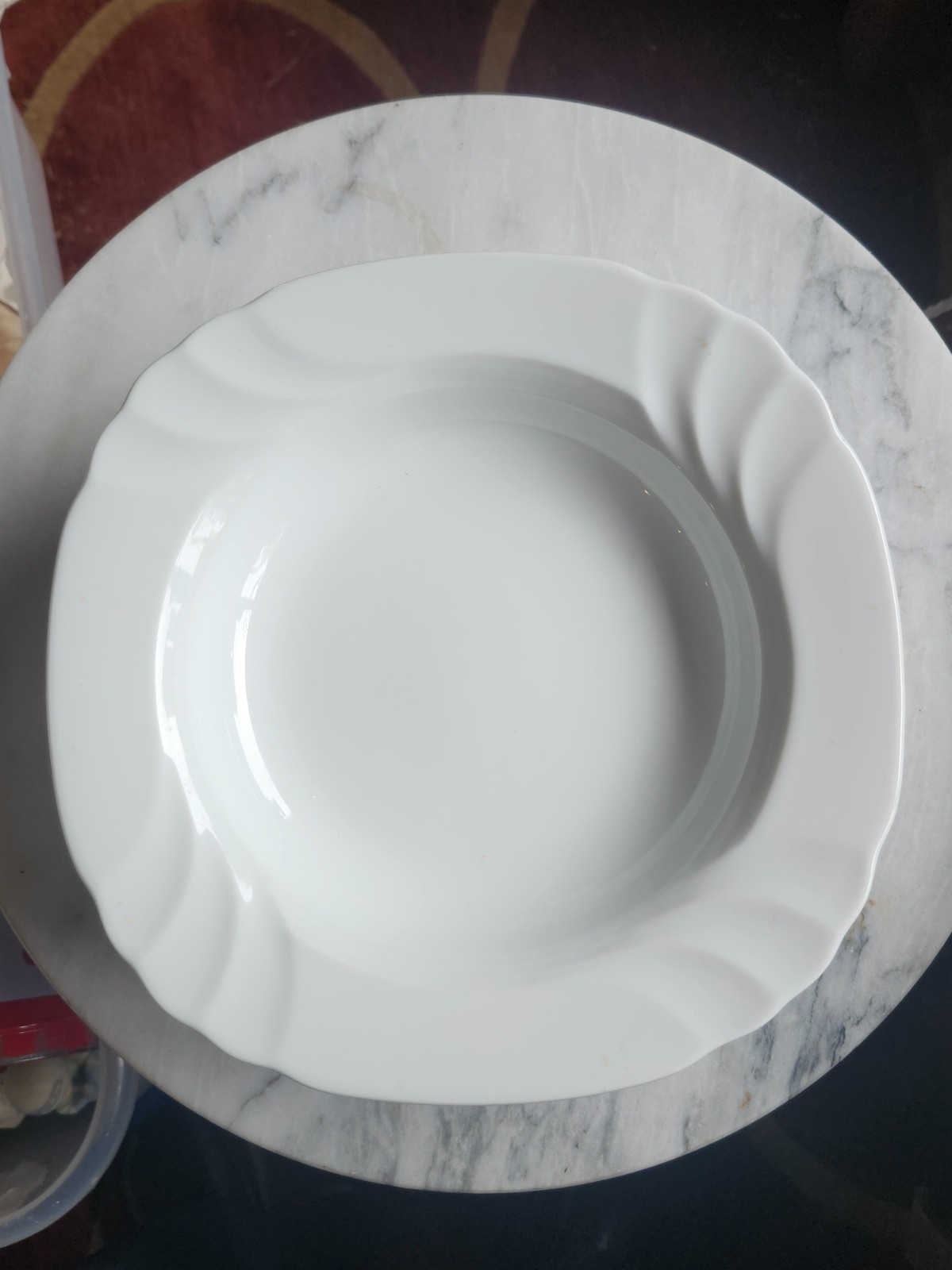 Set of 4 White Scalloped Rim Soup Bowls 8.75″ – Thick Stoneware – Unmarked