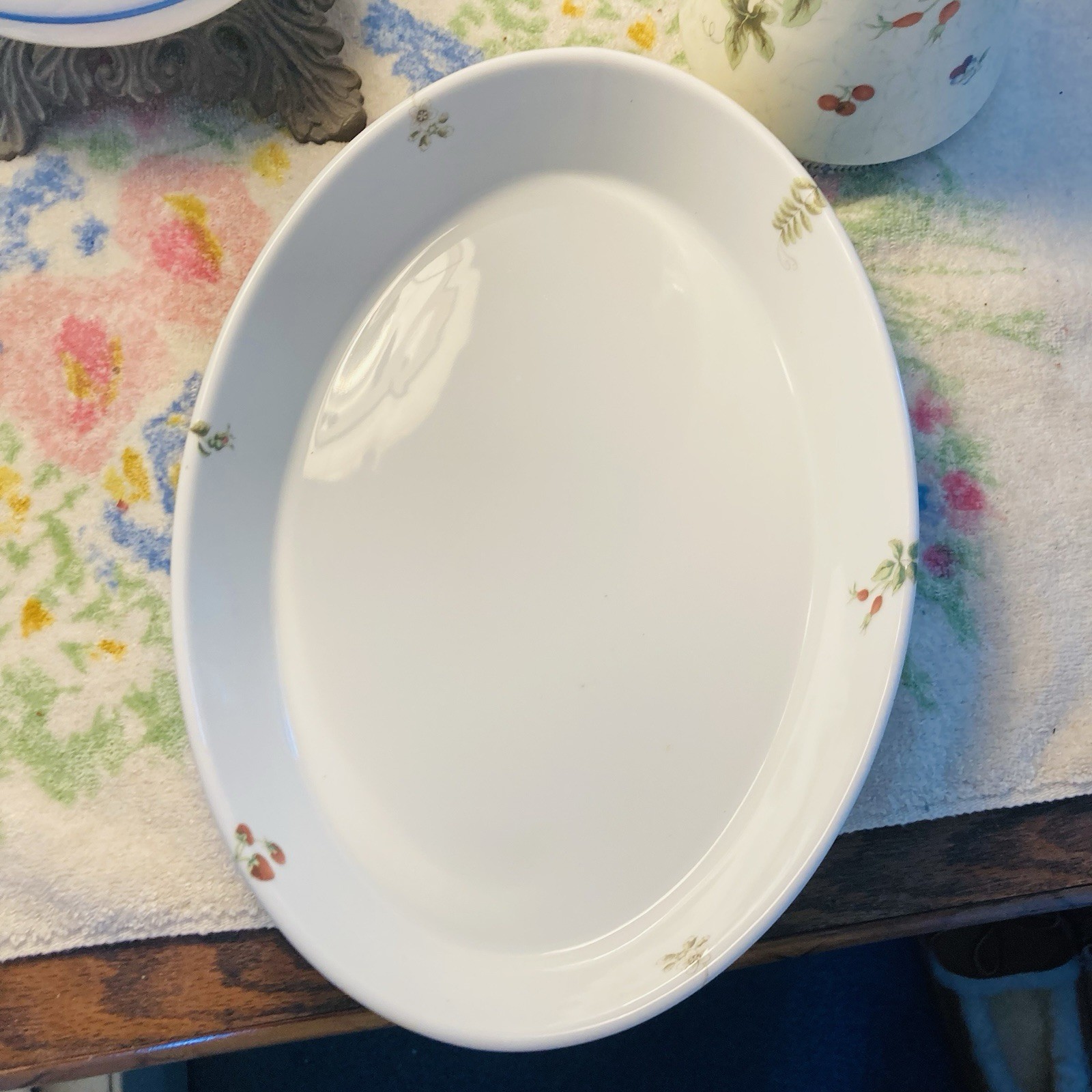 Wedgwood China Fleur Pattern Oval Serving Bowl And Pitcher 1997