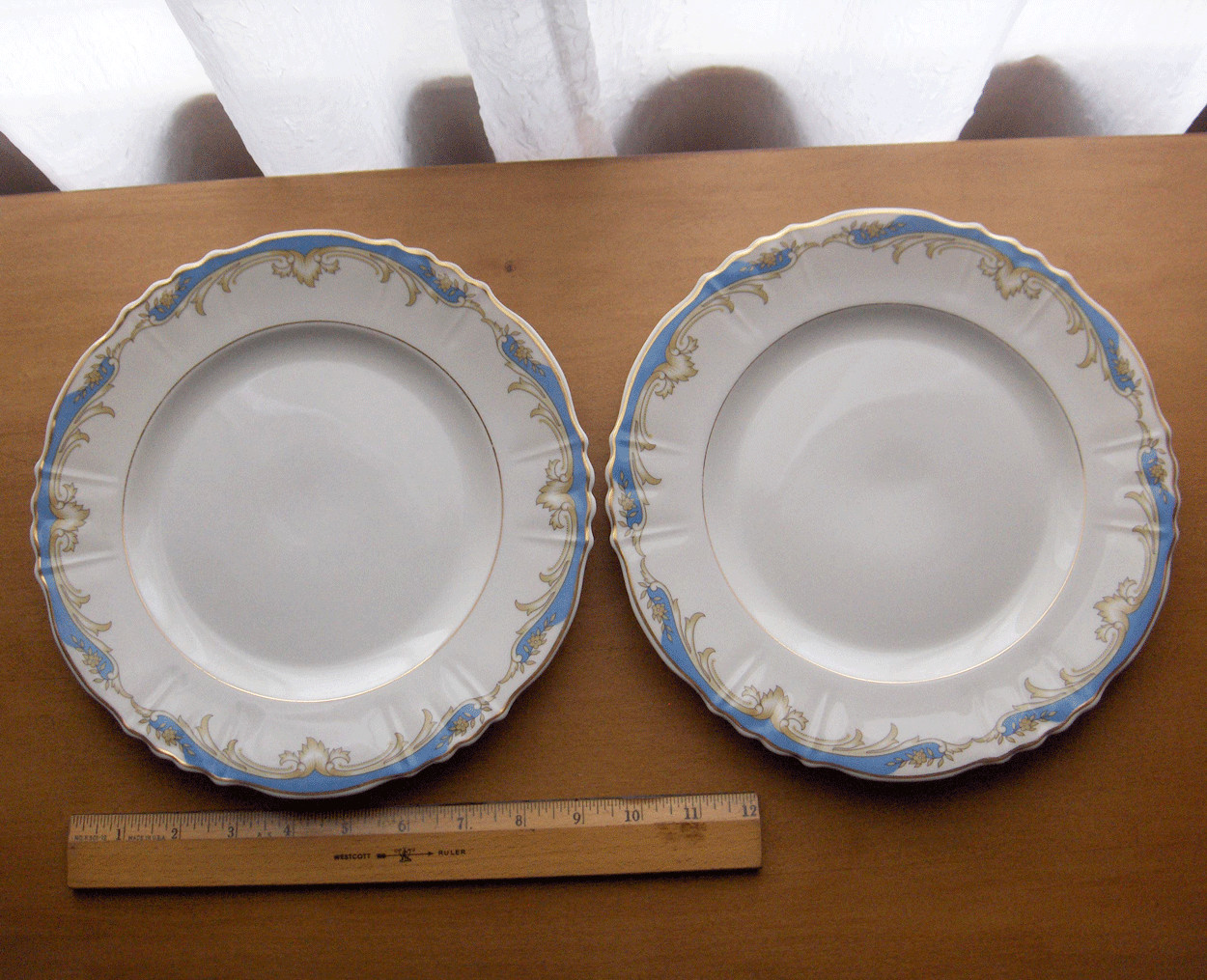 Syracuse Carvel 2 dinner plates~Federal shape~1960’s~made in USA-No Reserve!
