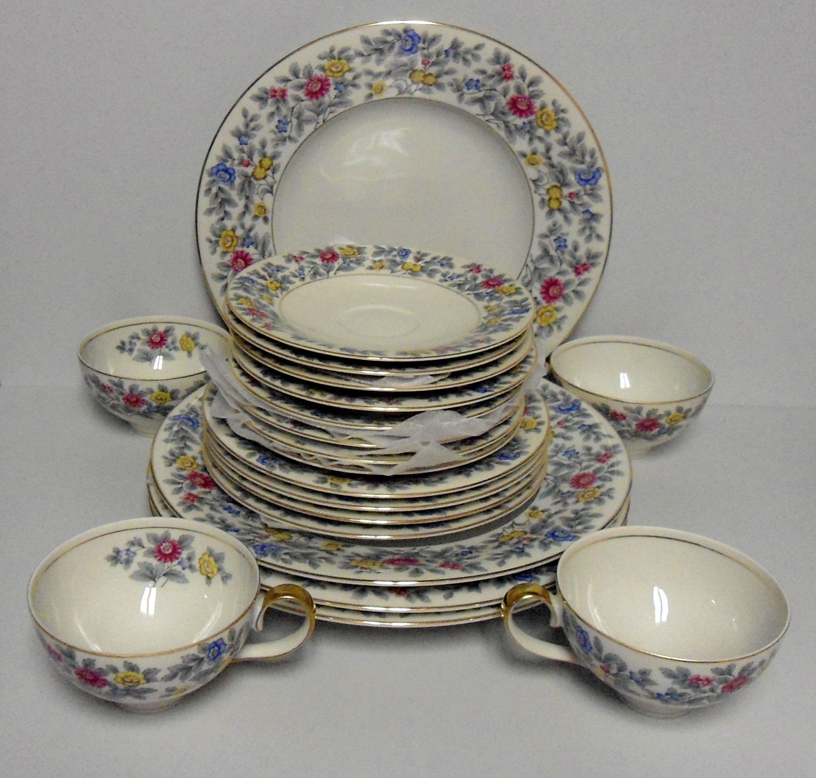 Meito GRAYSON 20 Piece Set FOUR PLACE SETTINGS More Items Here NORLEANS