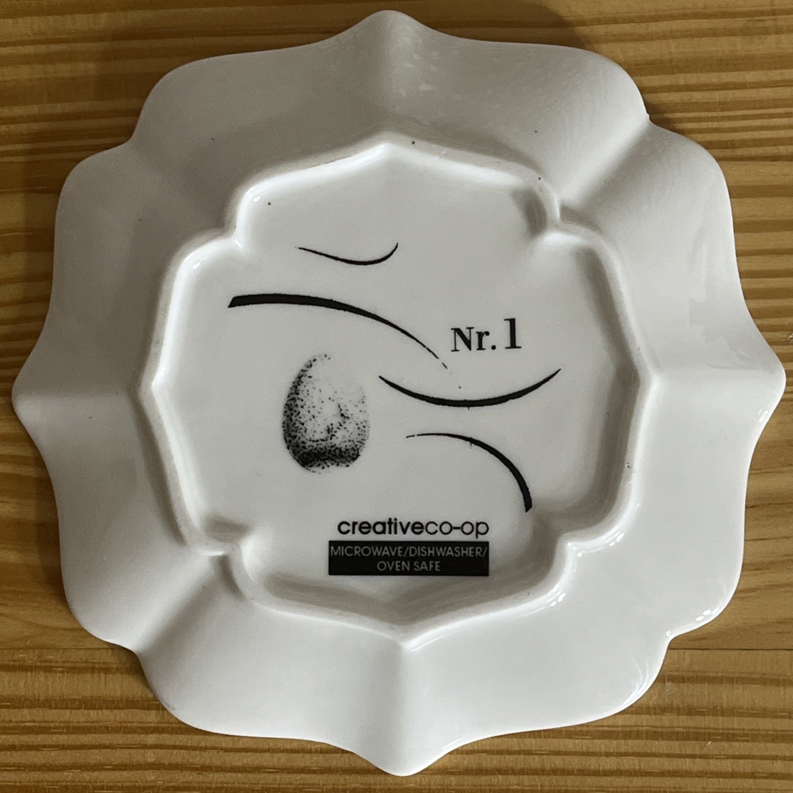 Creative Co-Op Botanical Bistro Bird Plates Stoneware Black & White Set of 4