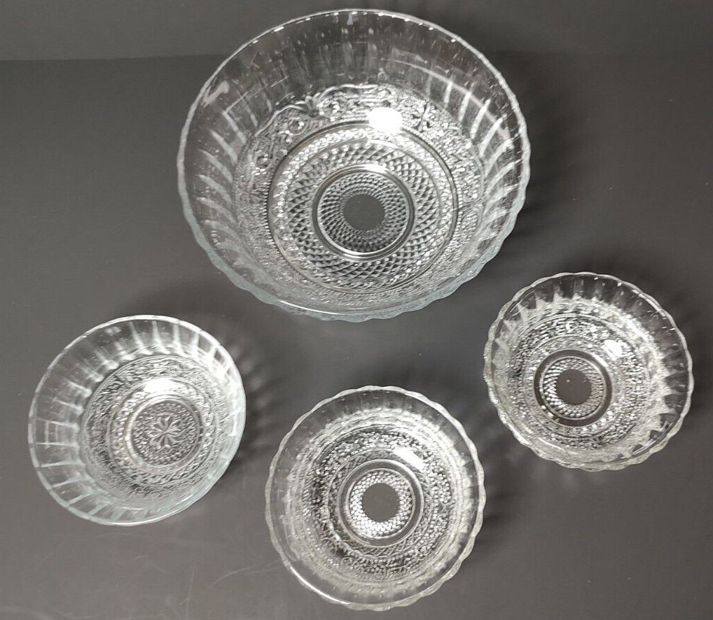 Vintage KIG Indonesia Trellis Fleur De Lis Sandwich Pressed Glass Bowl Set