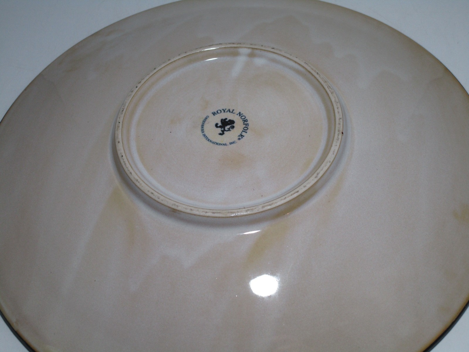 Royal Norfolk Sunburst Pattern Dinner Plate Tan Beige Color 10.75 Inch