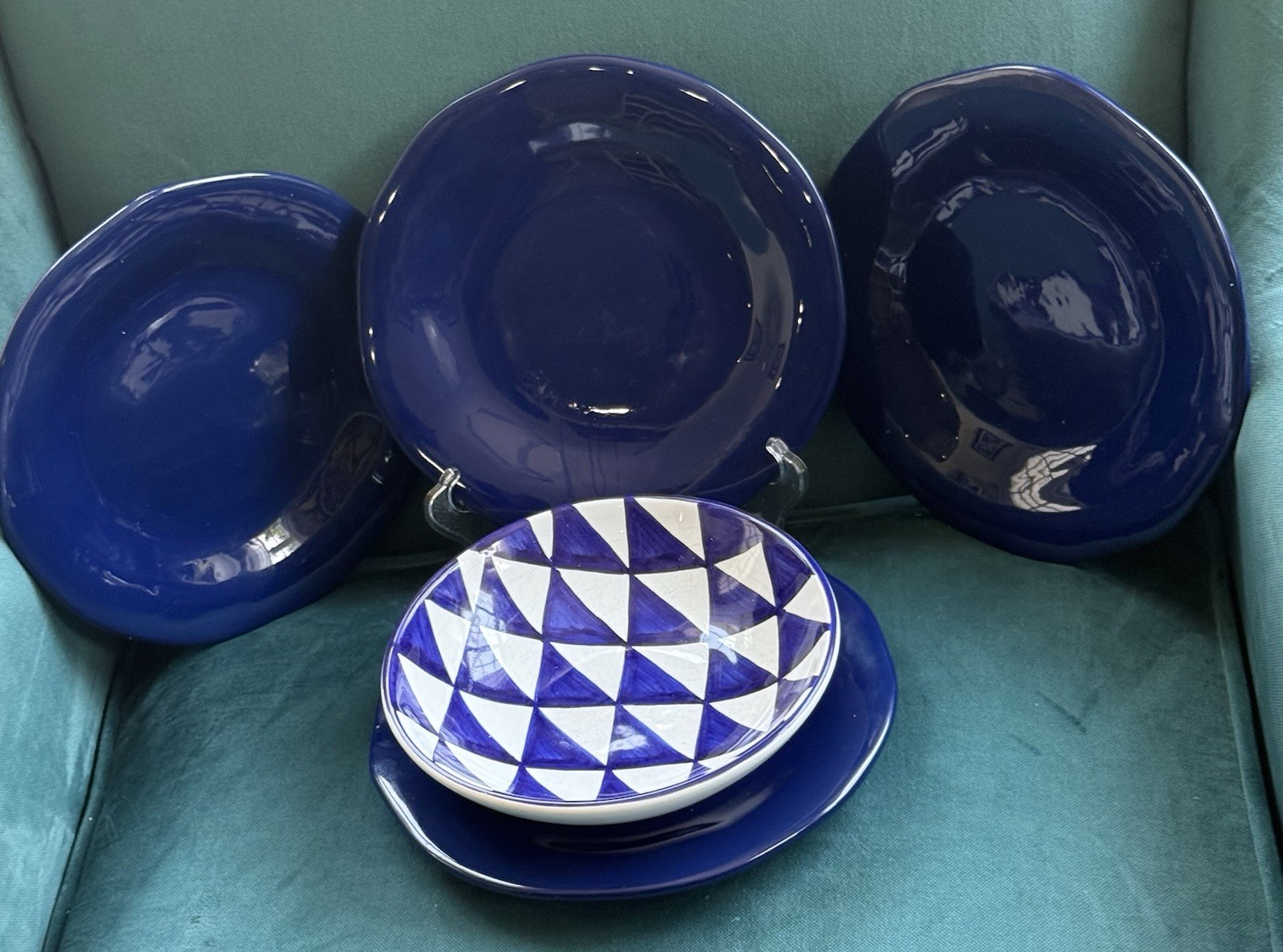 Mikasa Gourmet Basic Plate Set, 9.3/8 Service For 4, Bowls Not Available