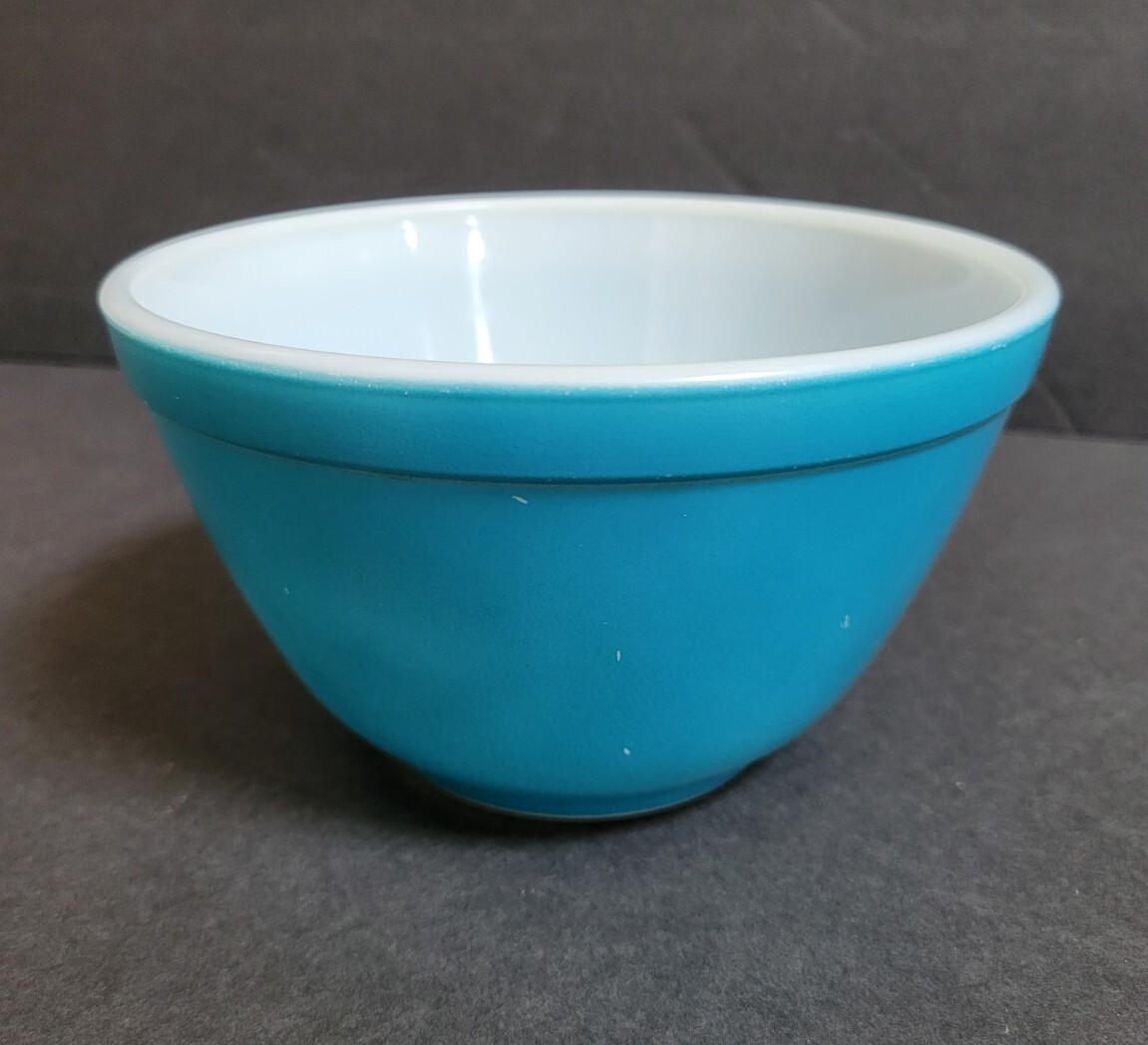 Pyrex Primary Colors Mixing Nesting Bowls – set of 5 Vintage