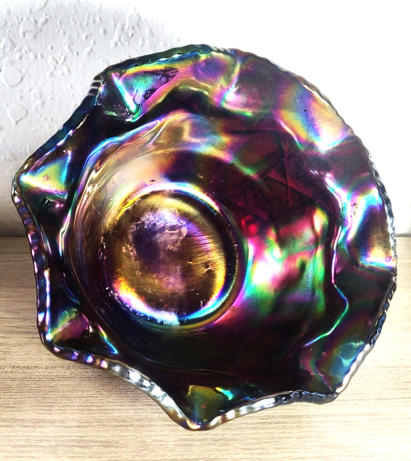Vintage LE SMITH Iridescent Amethyst Carnival Glass Ruffled Quintec Bowl 6.5 In