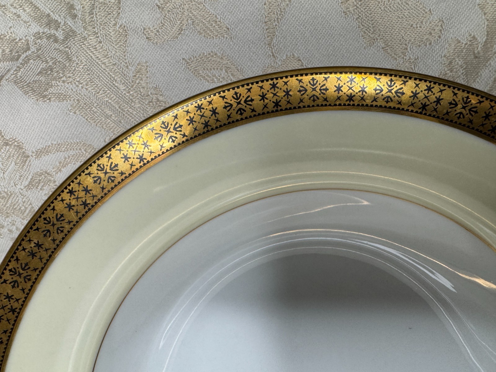 2 Rare Noritake Dinnerware Soup Bowls Gold Trim 7.75″ Bowls China 5485