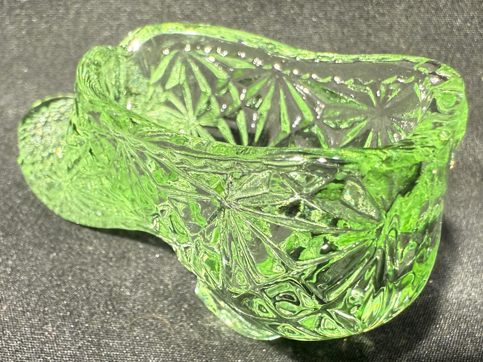 Green Vaseline glass floral shoe slipper boot uranium daisy & button pattern art