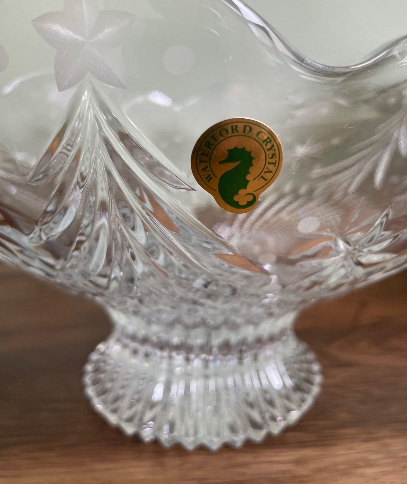 WATERFORD CRYSTAL CHRISTMAS NIGHT 10″ SCALLOPED EDGE FOOTED BOWL – MINT
