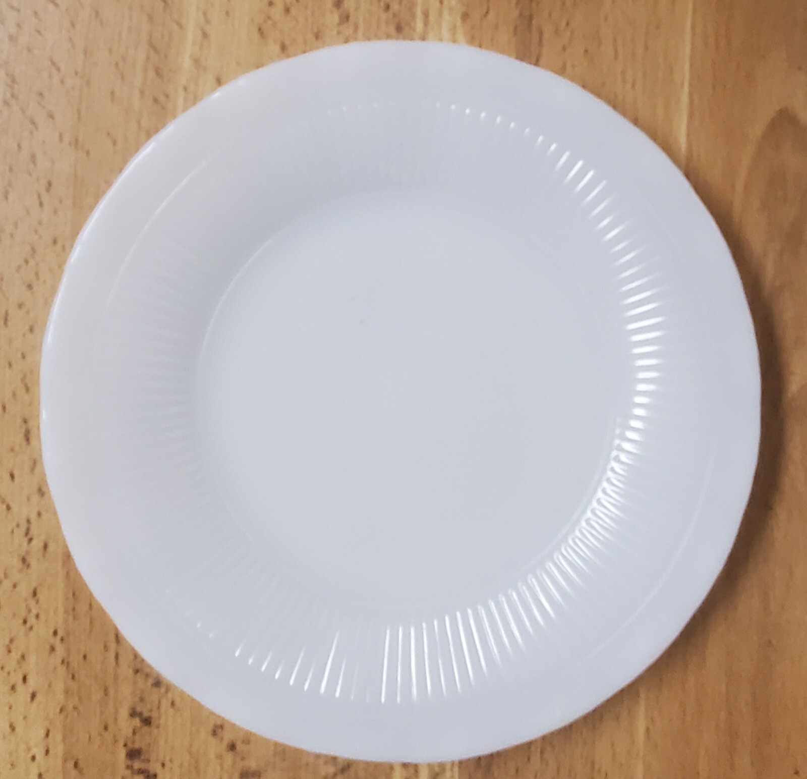Set of 4 – Unbranded Vintage Dinnerware – Solid White 6″ Plates