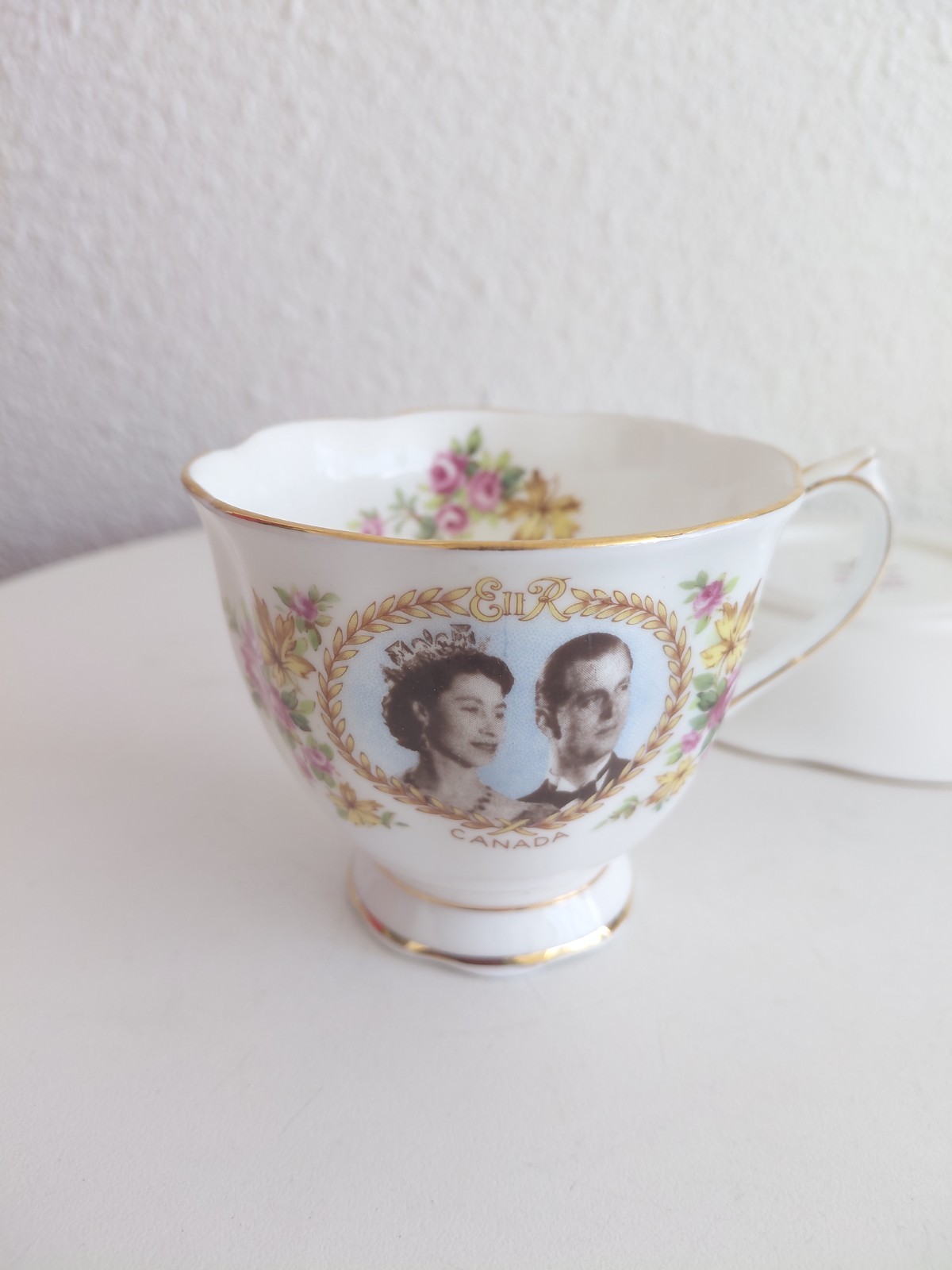 Royal Albert England Commemorative Royal Visit 1959 Canada Cup/Saucer Set READ!