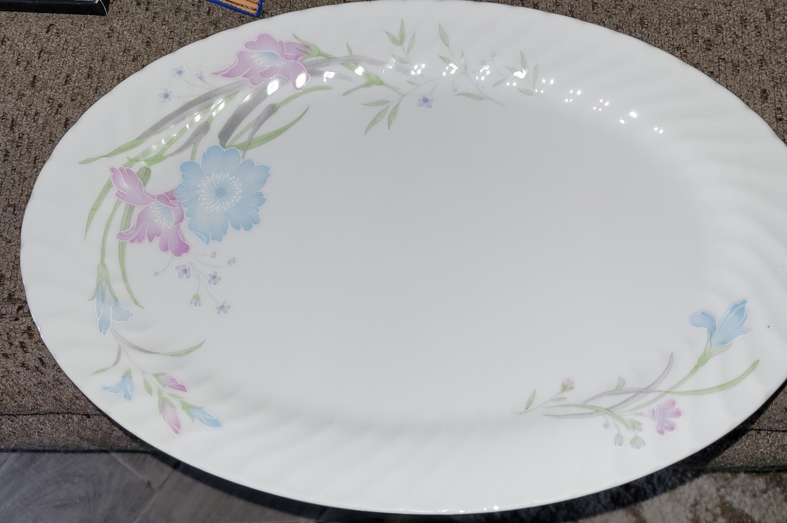 Vintage made for The Market Place 40 years ago Fine Porcelain China 5 Piece Set