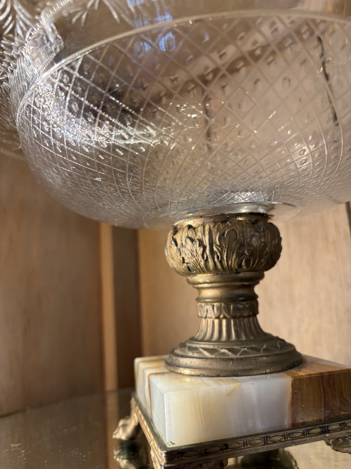 PAIRPOINT “GUILFORD” CRYSTAL WHEEL-CUT & ENGRAVED COMPOTE / CENTERPIECE