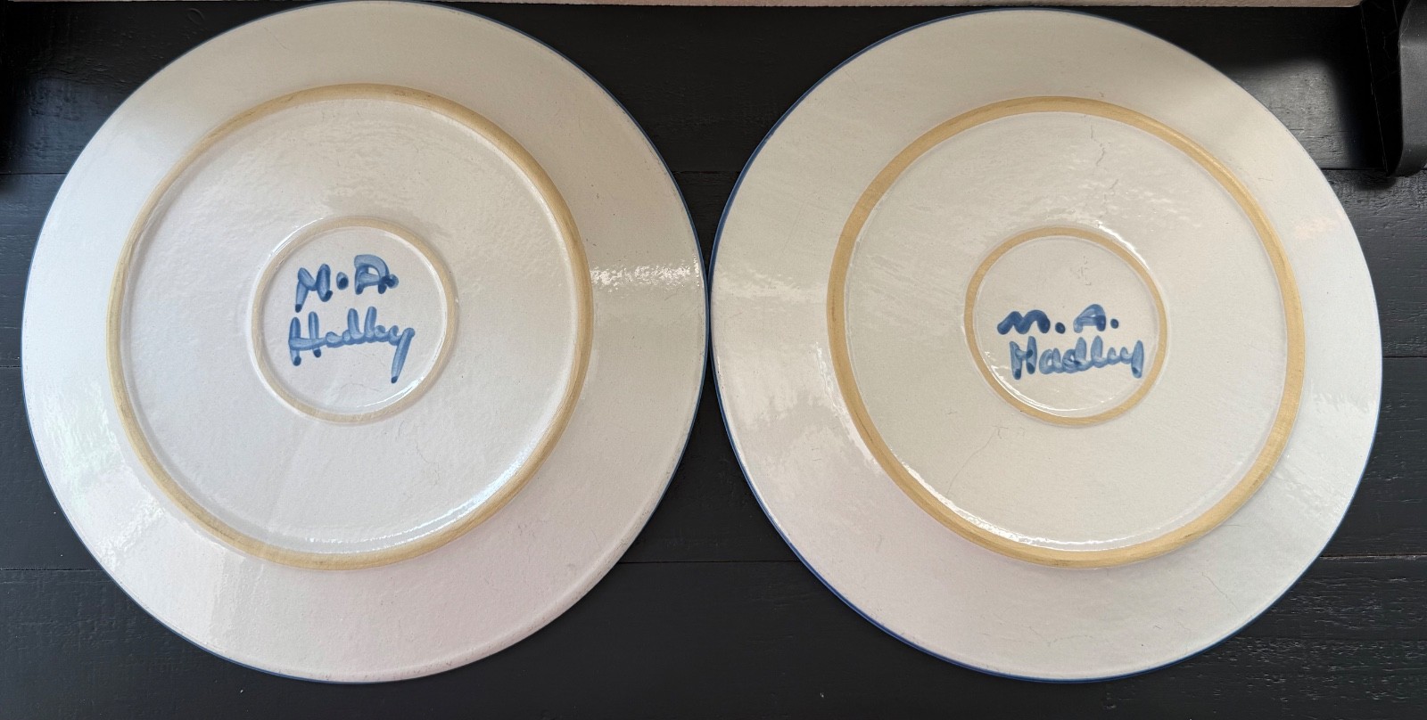 VINTAGE MARY ALICE MA HADLEY 11″ DINNER PLATES HOUSE & BARN EUC