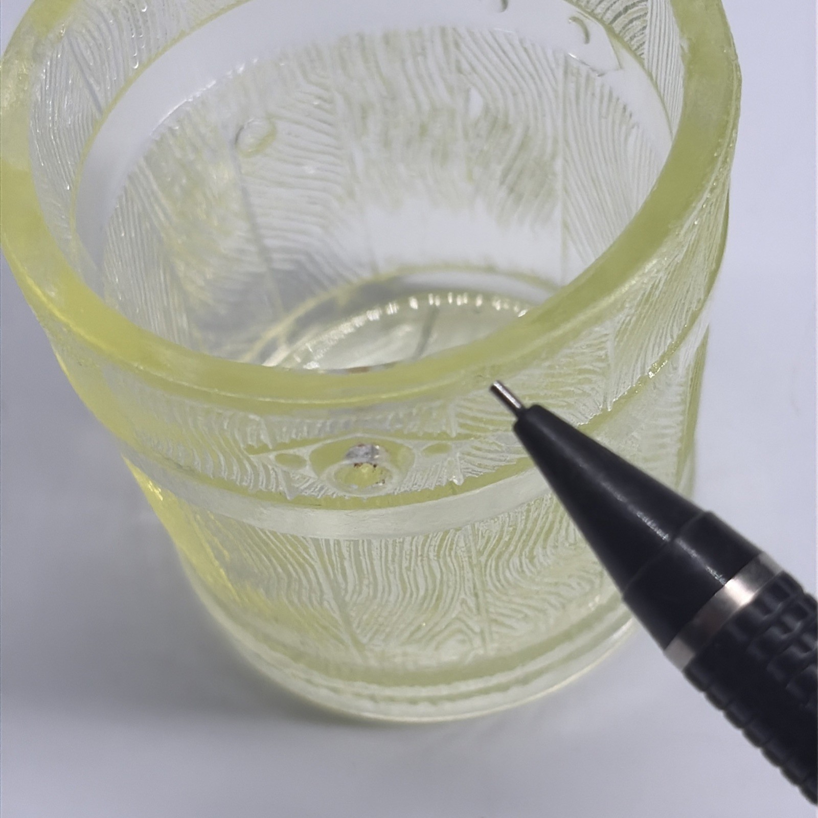 Bryce Bros Old Oaken Bucket Toothpick Holder 2″ Vaseline Uranium UV Glow EAPG