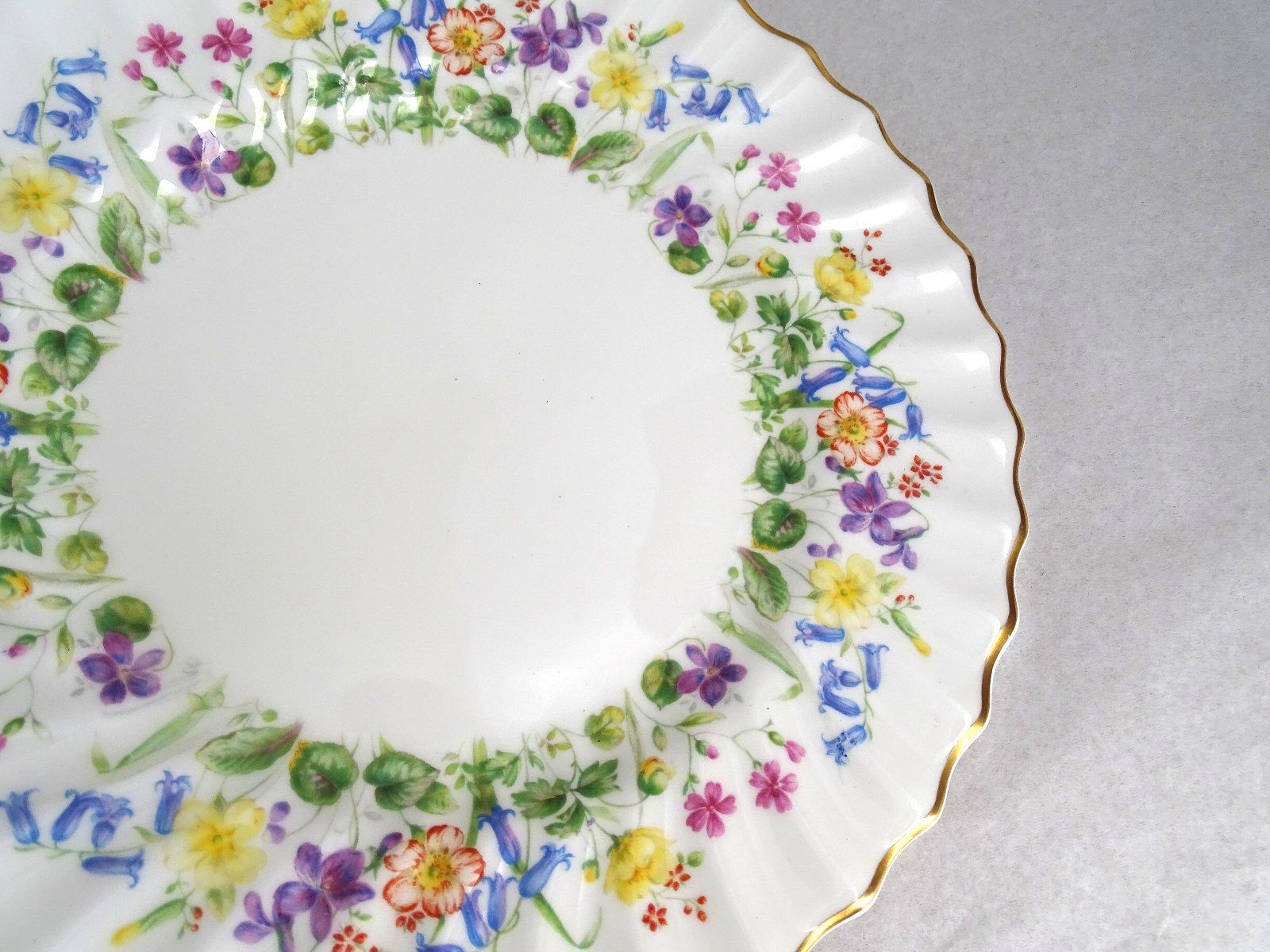 (2) Royal Doulton Easter Morn Bone China Decorative Plates Flower England