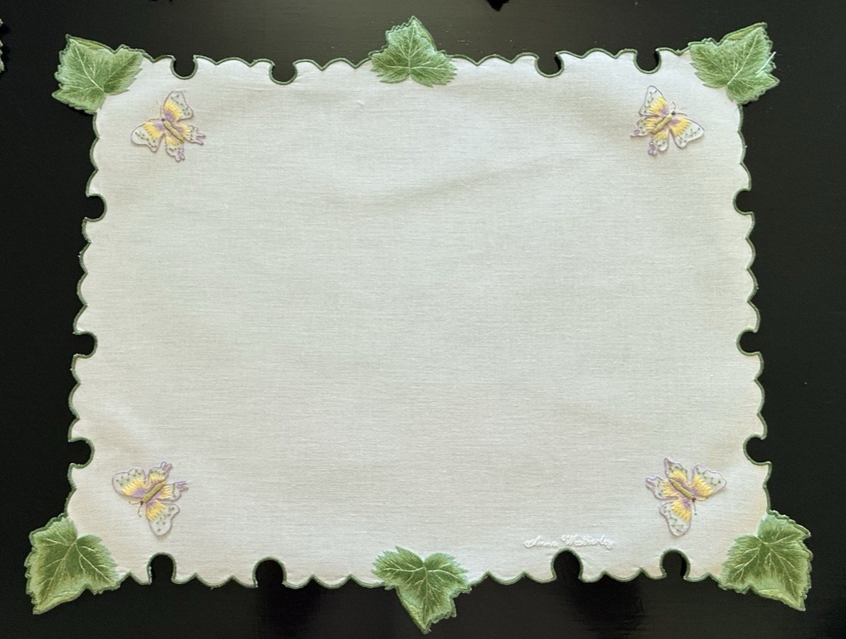 Anna Weatherley Butterfly Ivy Garland Set of 8 Placemats ( Astonishing find! )