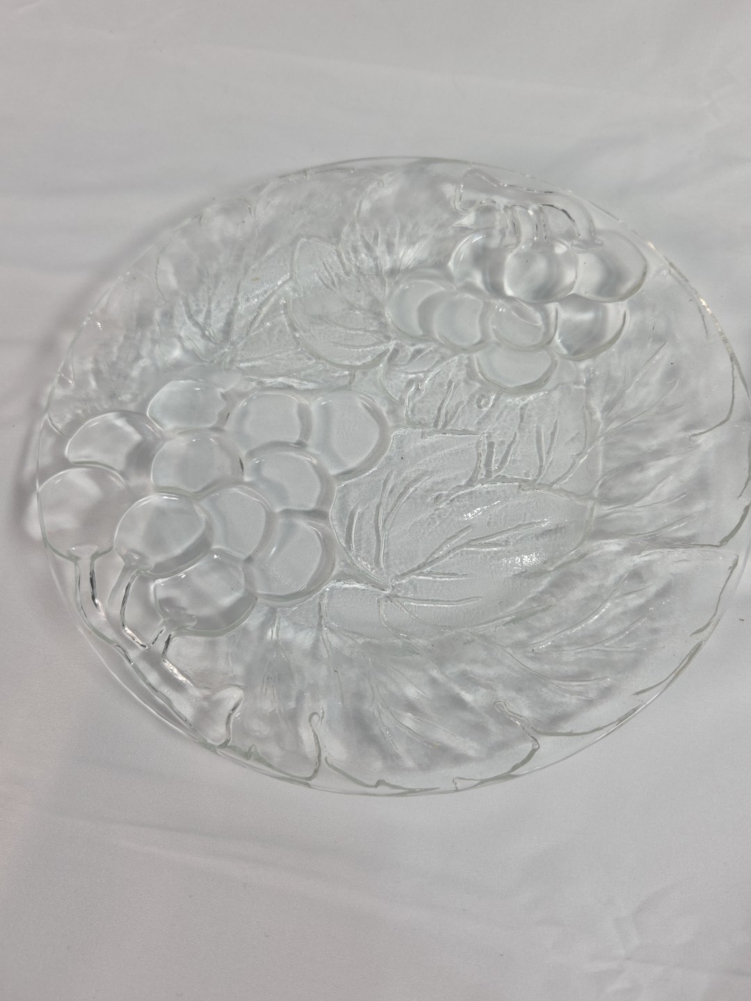 Kig VINTAGE Clear Set of 2 10+” Dinner Plate Pressed Fruit Glass Indonesia