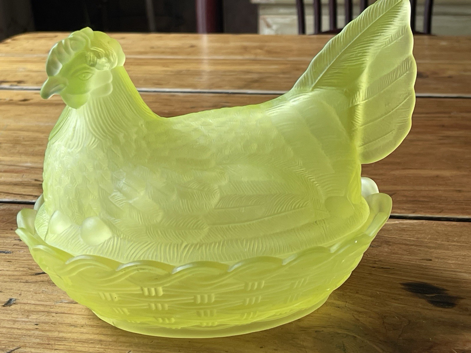 HEN ON NEST 7″ YELLOW FROSTED VASELINE URANIUM GLASS Canary BASKET WEAVE BASE
