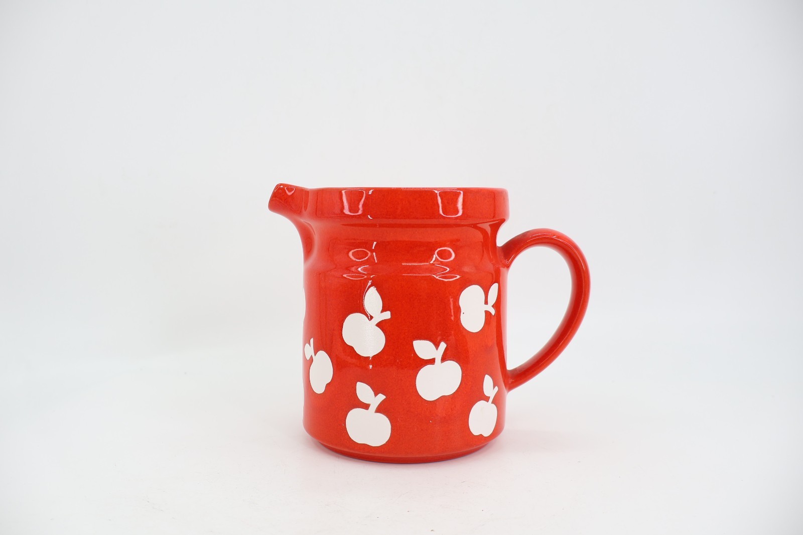 Waechtersbach Red White Apples Creamer Pitcher Germany Earthenware 5.5″