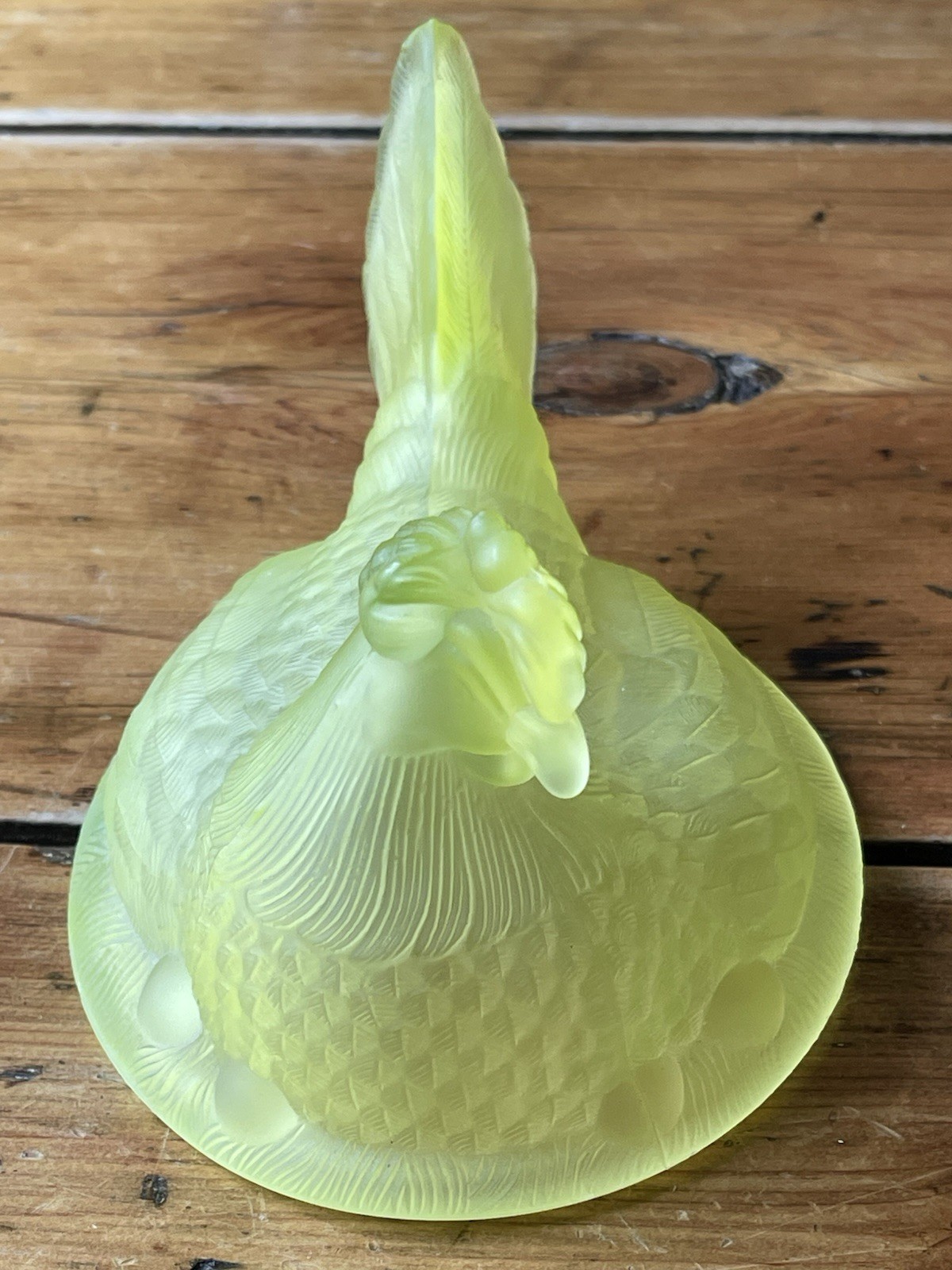 HEN ON NEST 7″ YELLOW FROSTED VASELINE URANIUM GLASS Canary BASKET WEAVE BASE
