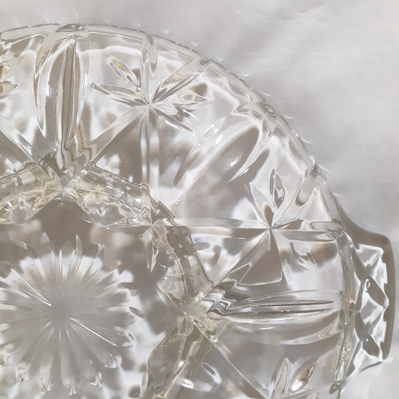 Anchor Hocking Divided Glass Relish Tray Early American Prescut 9.3″ Dia VTG