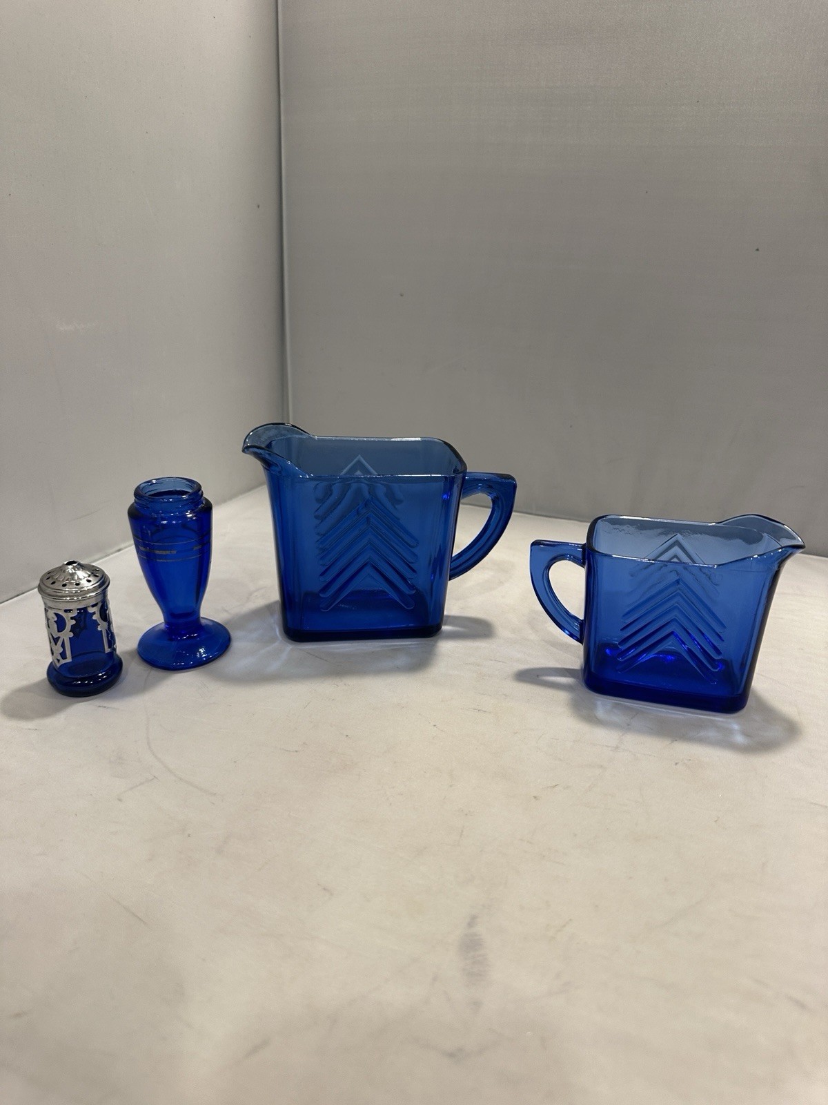LE Smith Cobalt Blue Mt Pleasant Depression Glass 20 Pc Cup Saucer Milk Set