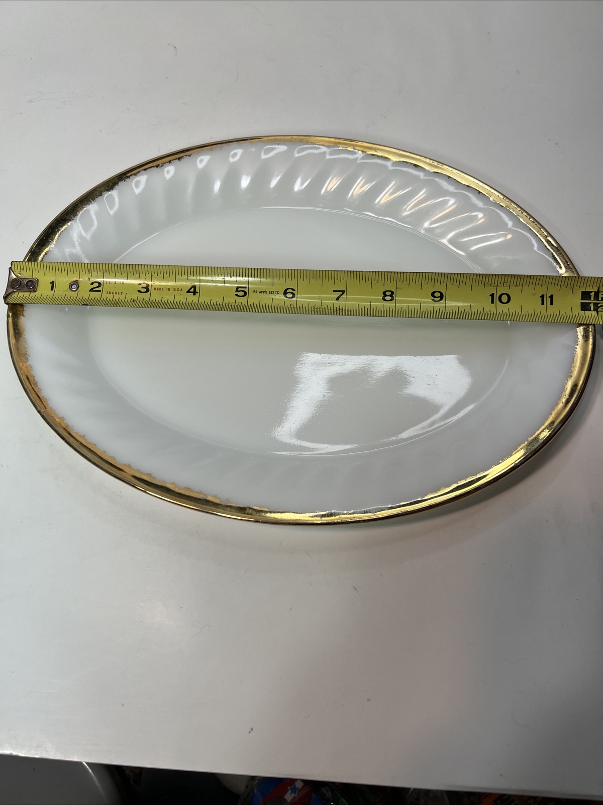 VTG ANCHOR HOCKING FIRE KING WHITE SWIRL GLASS PLATTER with GOLD TRIM